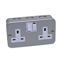 Power Pro 13A 2 gang Switched Metal-clad socket with White inserts