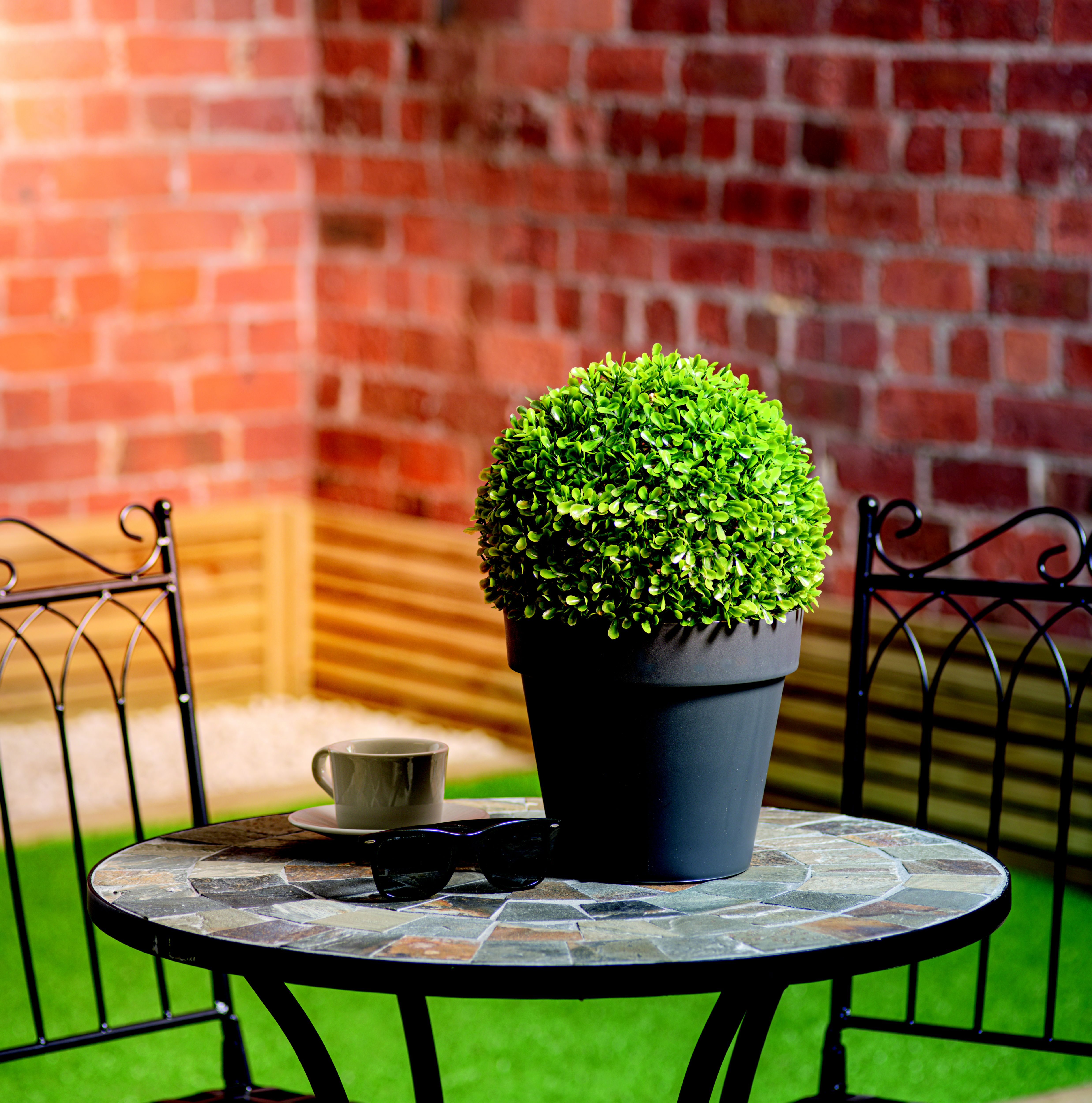 Pre-lit Round Artificial topiary 22cm, Battery-powered