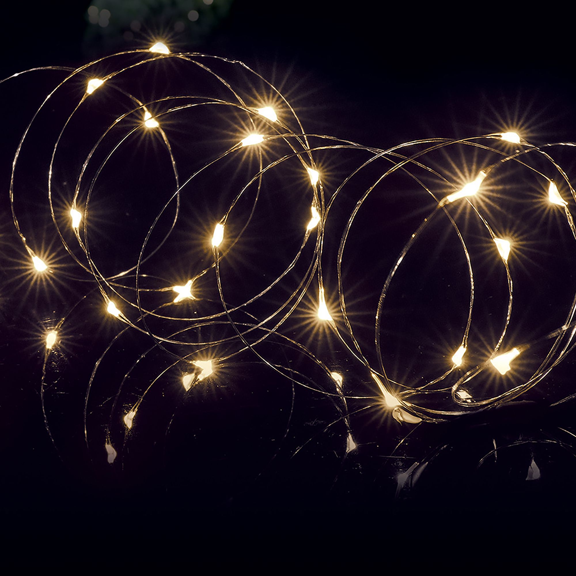 Premier Pin wire Solar-powered Warm white 200 LED Outdoor String lights