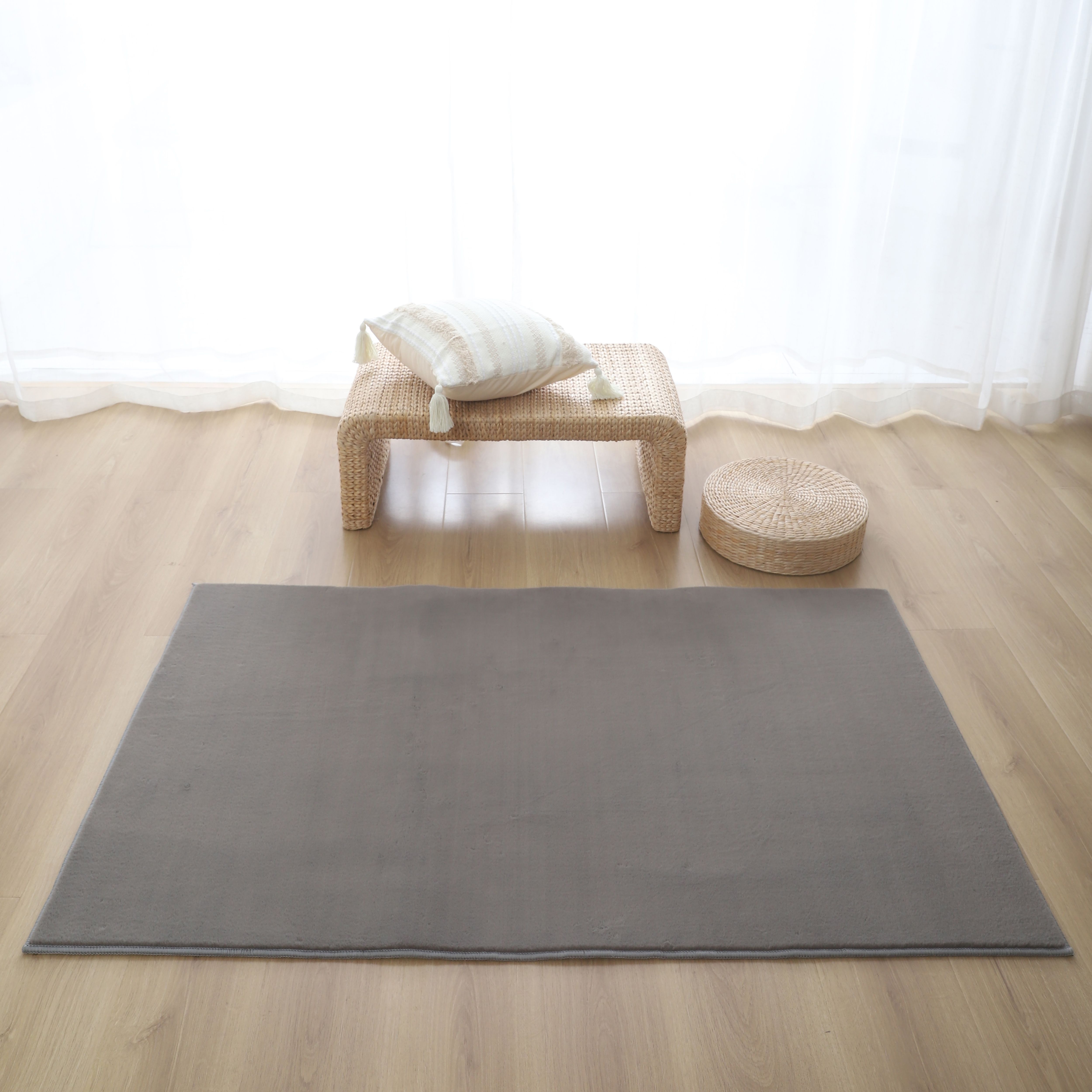 Qara Elephant skin Plain Medium Rug, (L)150cm x (W)90cm