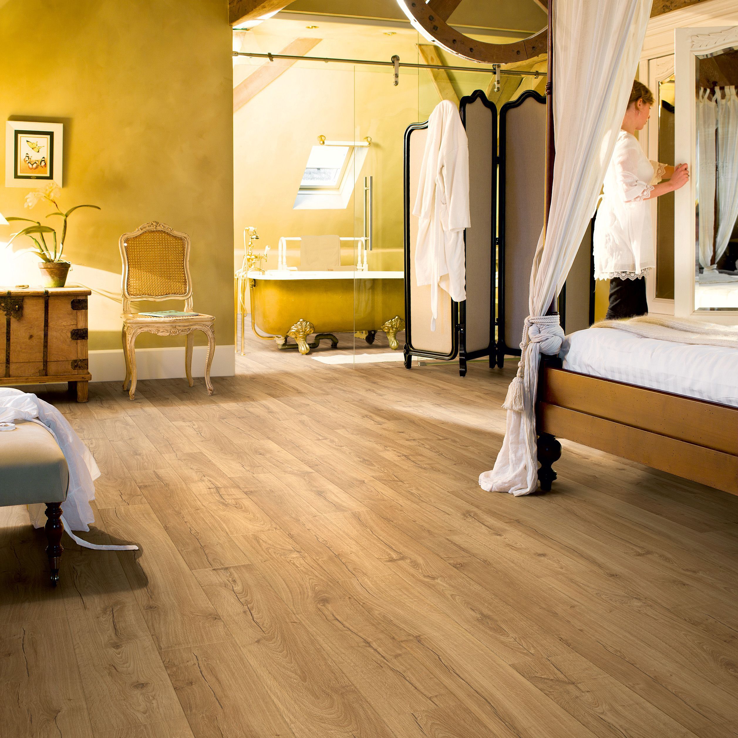 Quick-step Aquanto Classic Oak Effect Laminate Flooring, 1.835m² | DIY ...