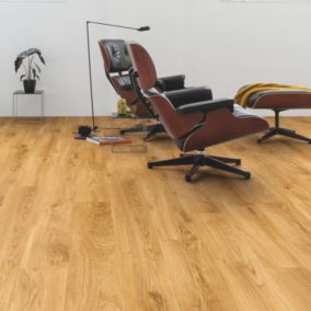 Quick-step Paso Warm Oak Wood effect Textured Vinyl Planks, 2.13m²