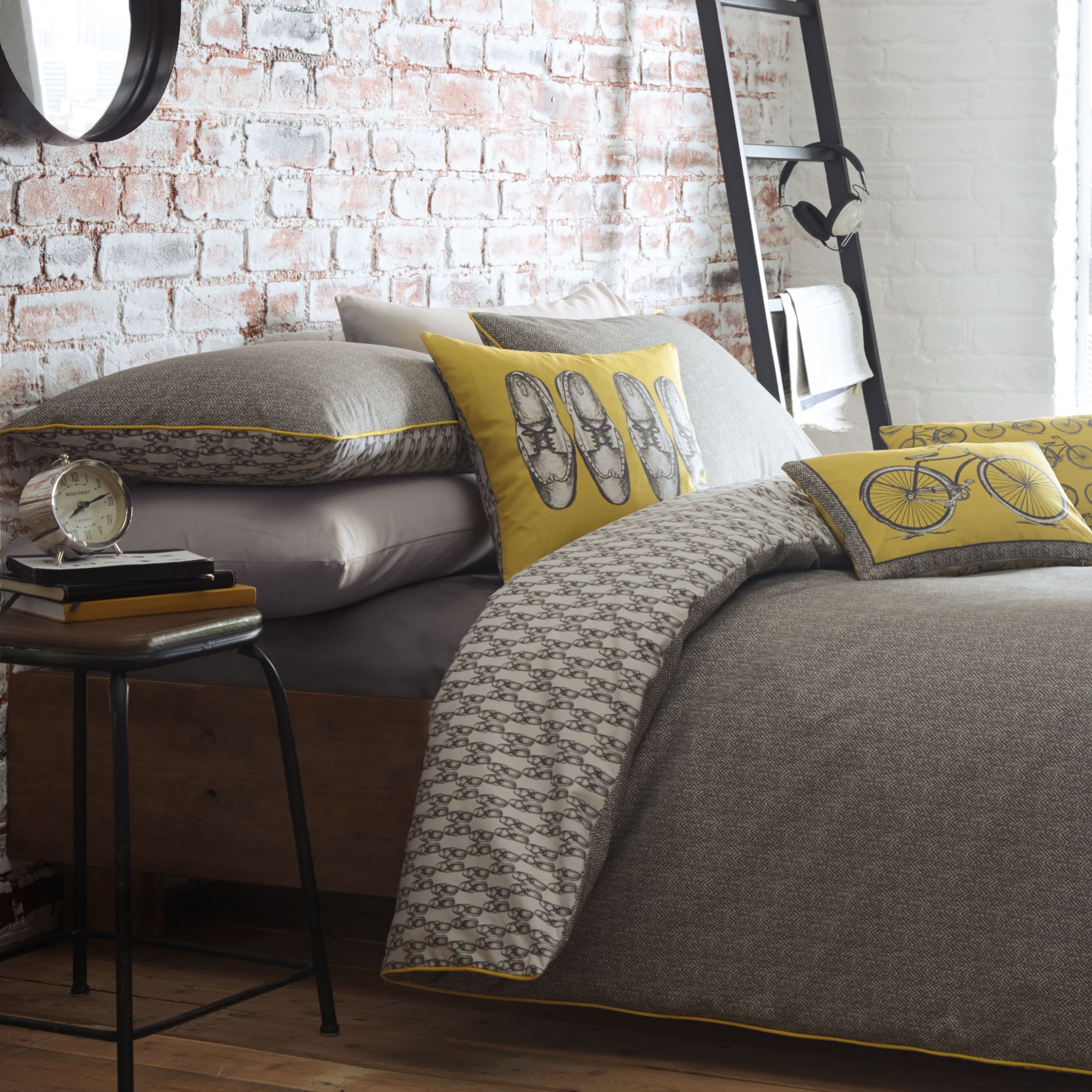 Racing Green Tweed Herringbone & brogue print Cream & grey Double Bedding set