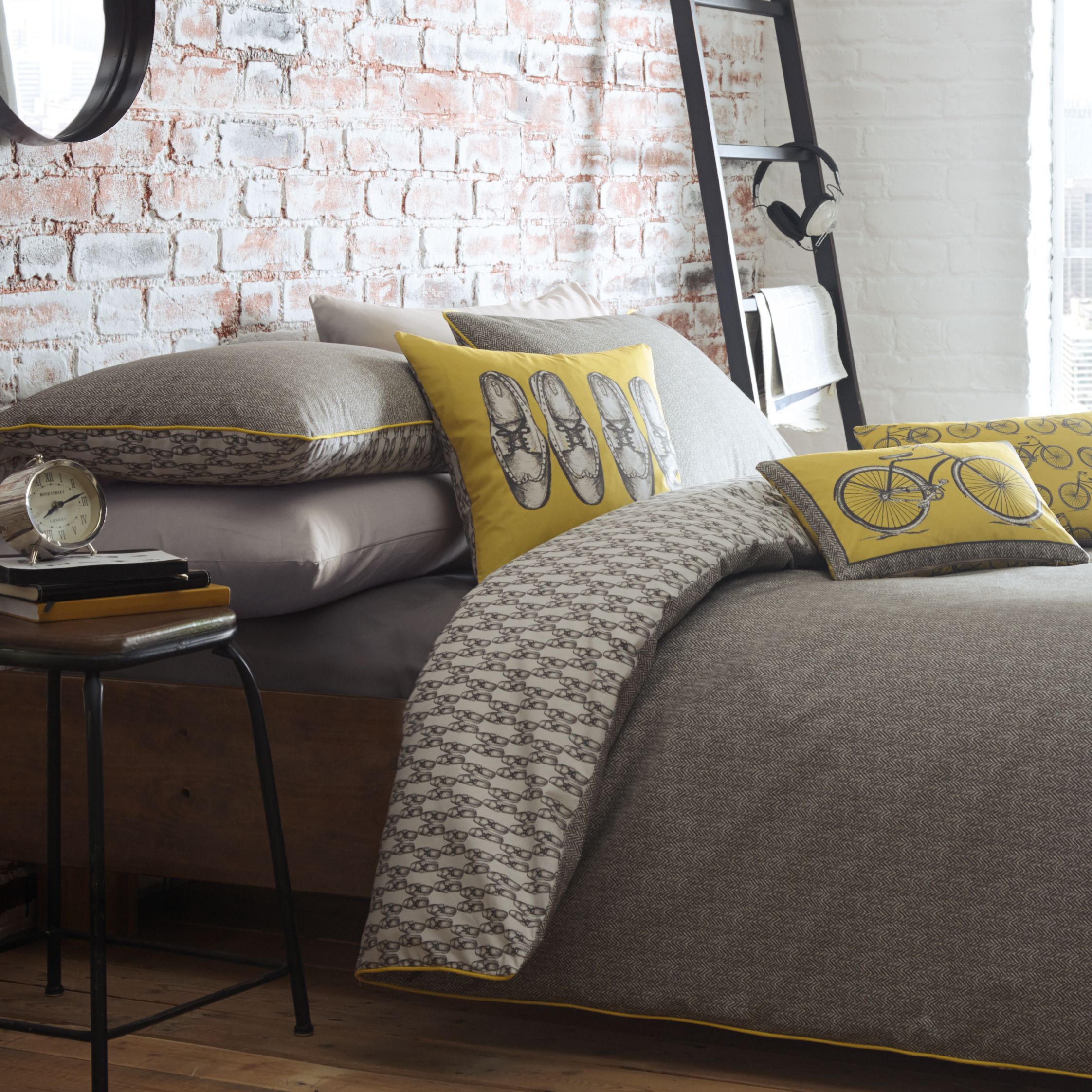 Racing Green Tweed Herringbone & brogue print Cream & grey Single