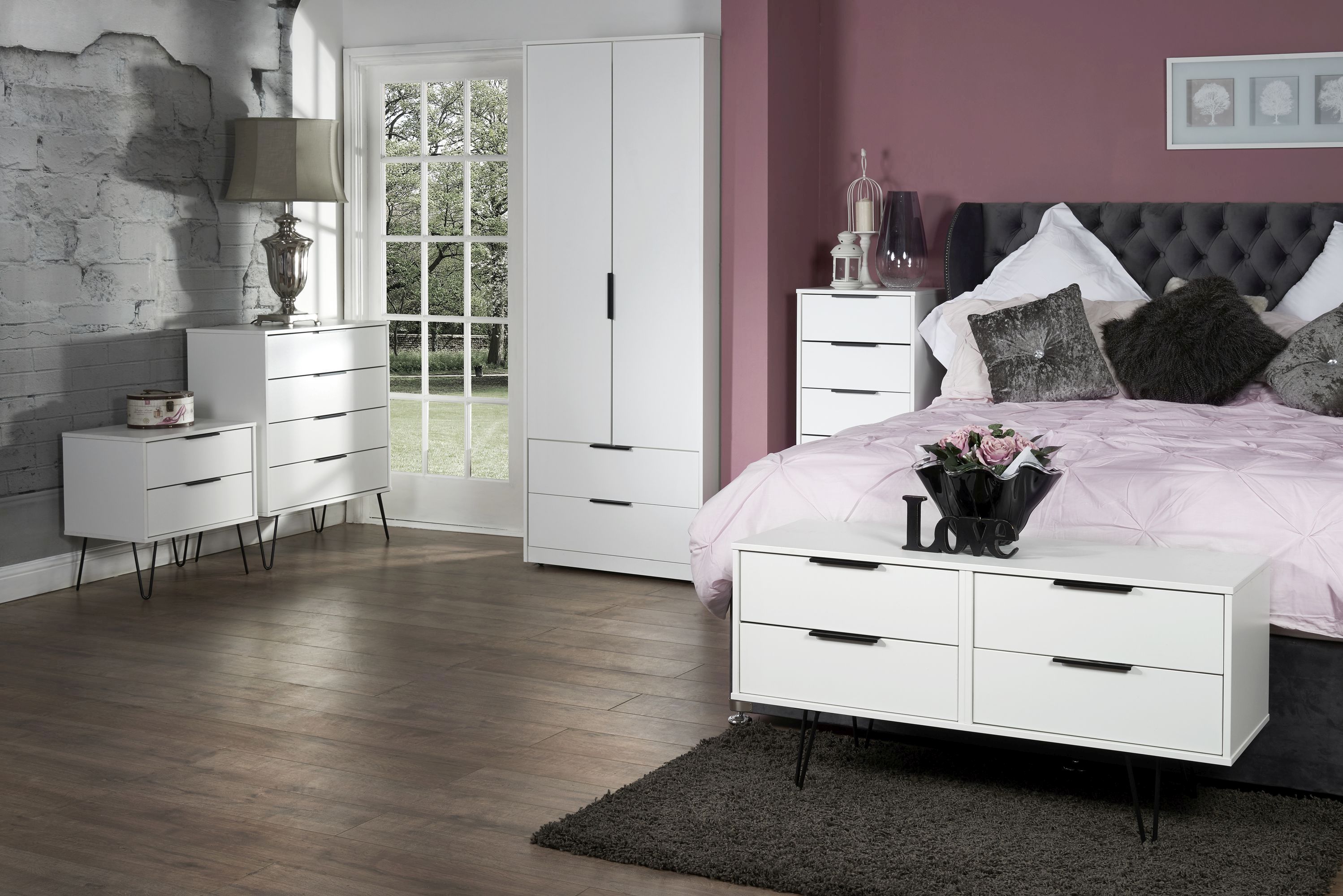 Ready assembled Matt white 4 Drawer Wide Chest of drawers (H)570mm (W)1145mm (D)395mm