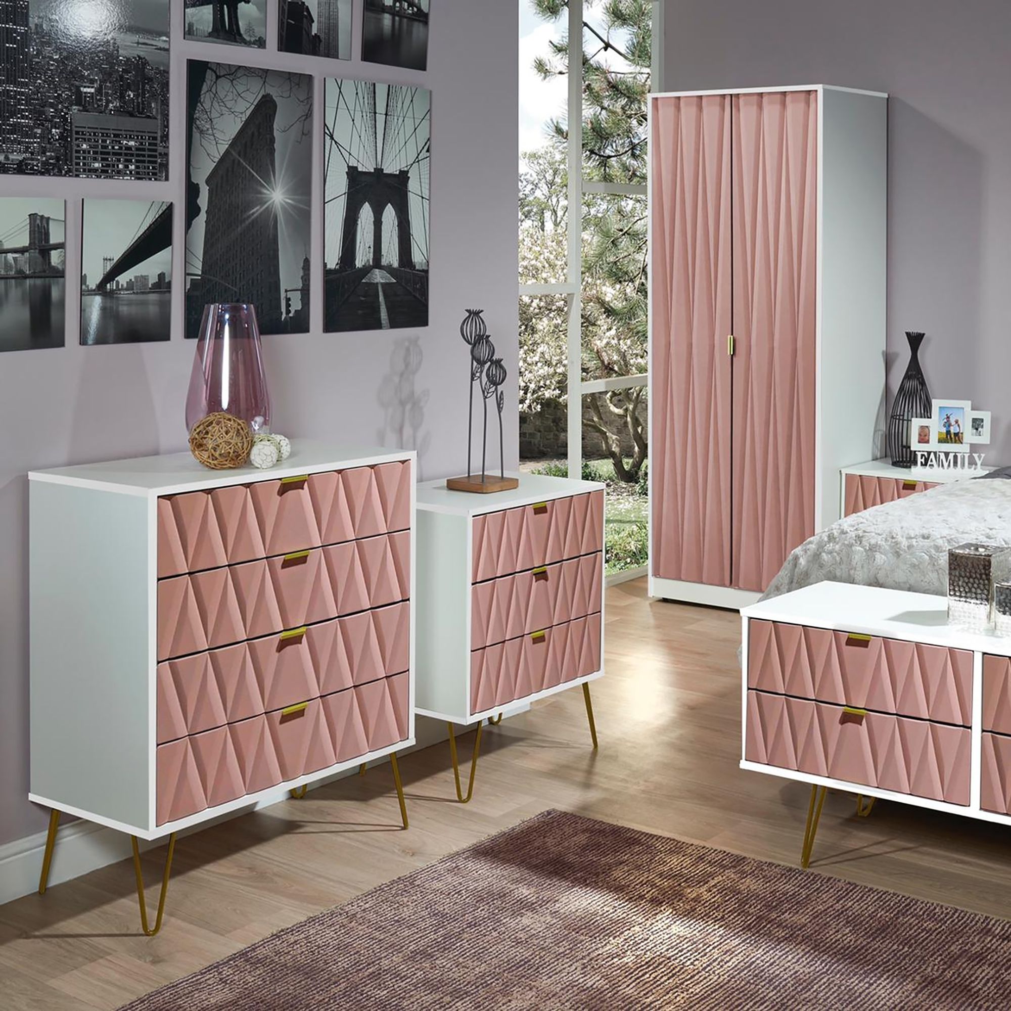 Ready assembled Pink & white 4 Drawer Chest of drawers (H)910mm (W)765mm (D)395mm
