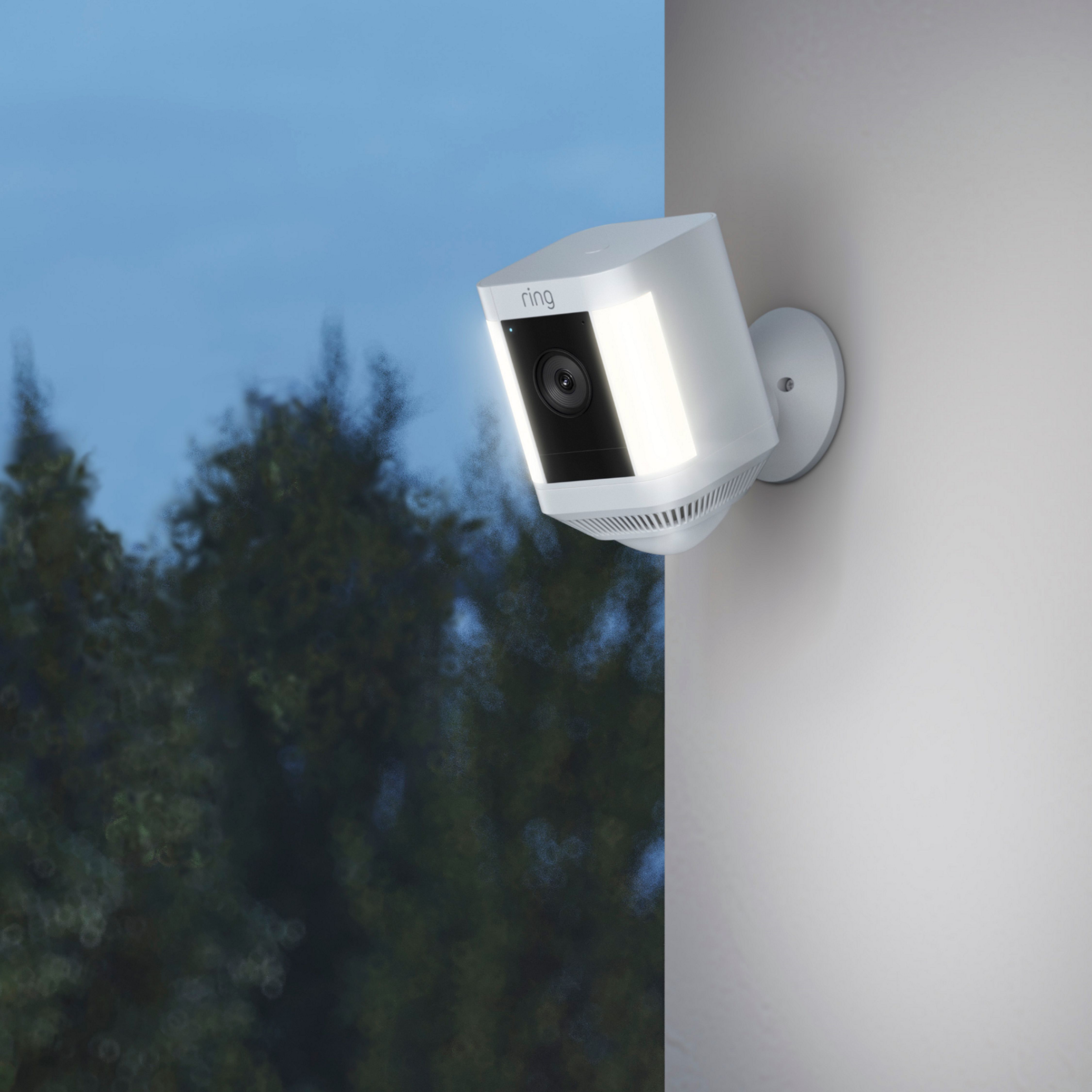 Ring Spotlight Cam White Smart battery-powered IP camera Plus 