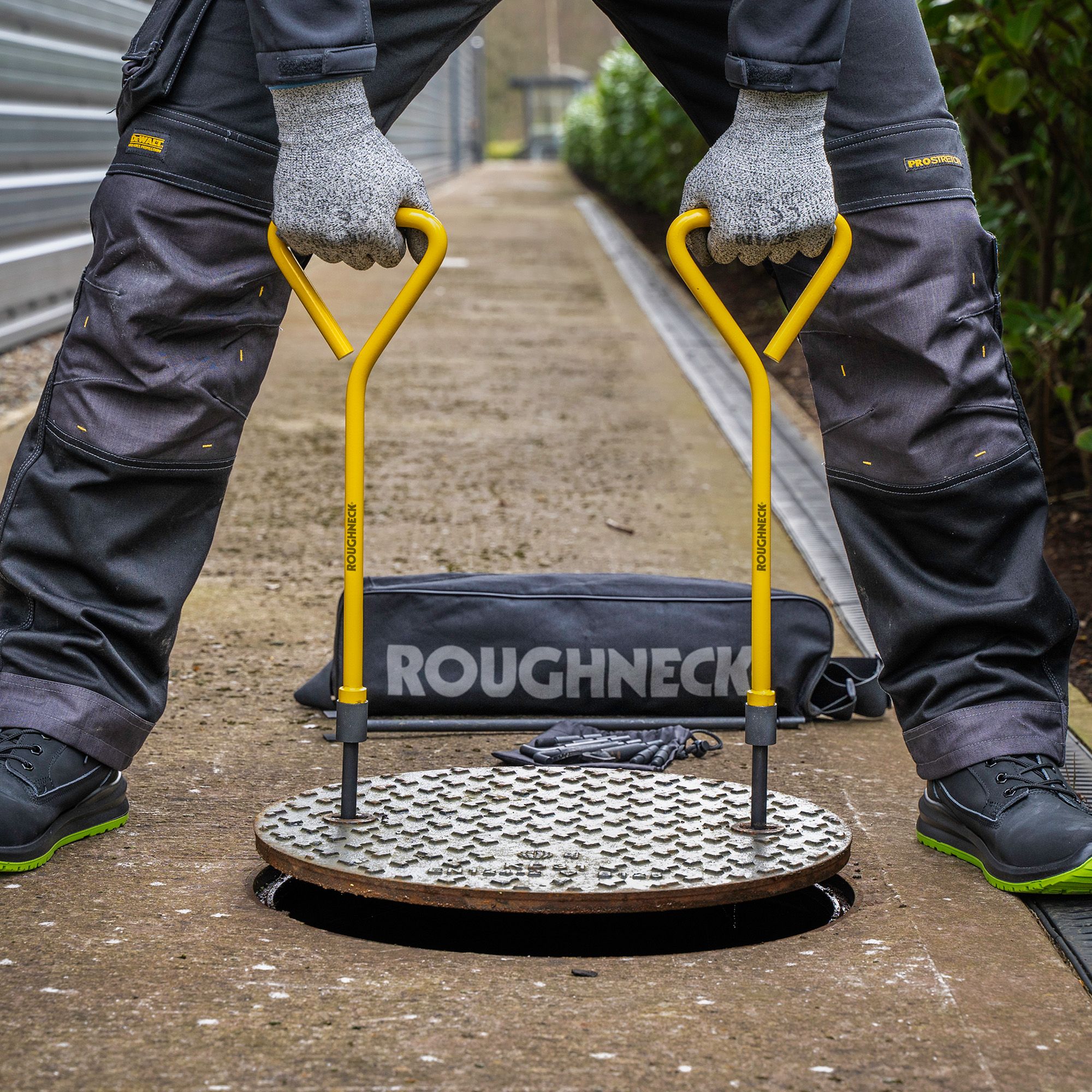 Roughneck Manhole cover key Set