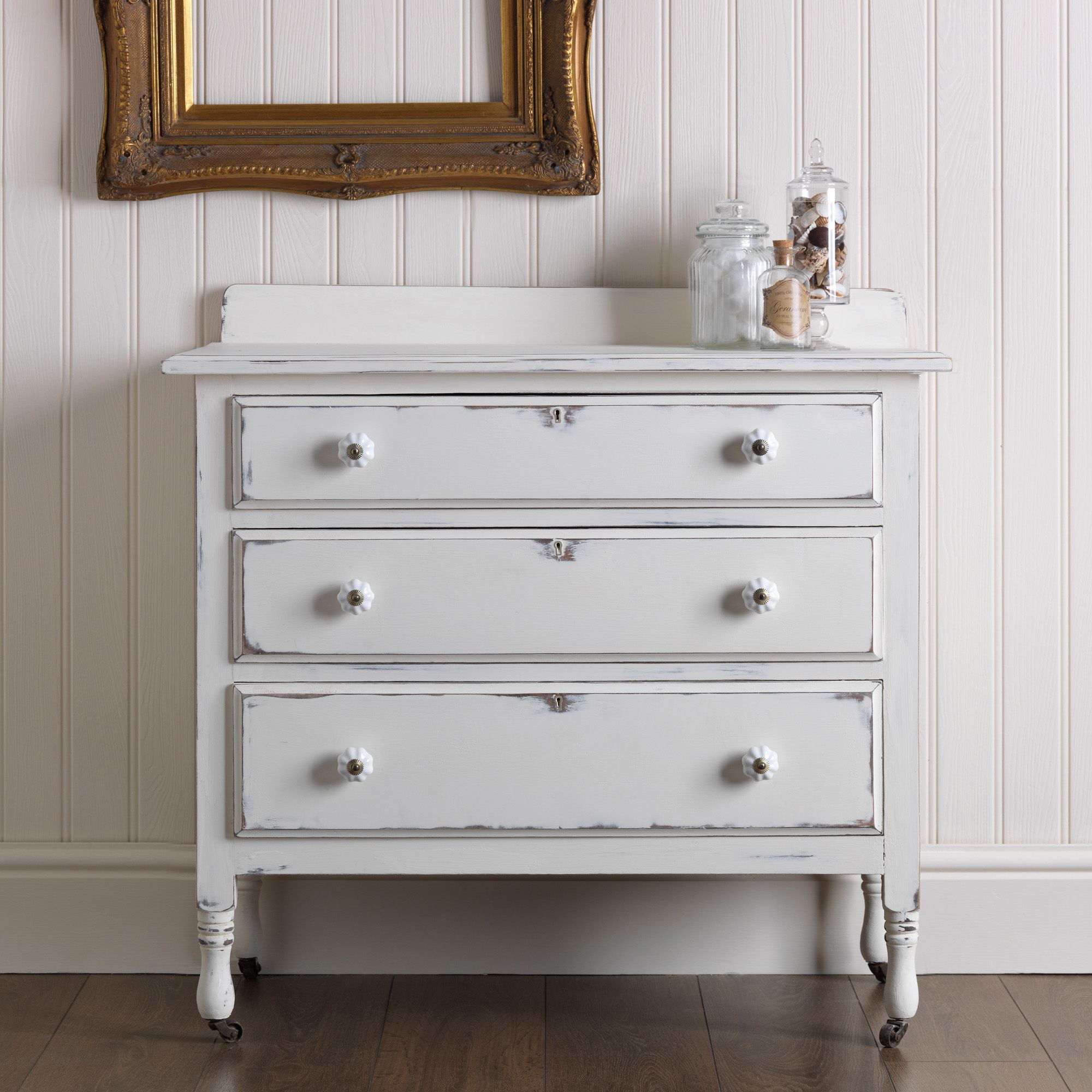 Rust Oleum Antique White Chalky Effect Matt Furniture Paint 125ml Diy At B Q