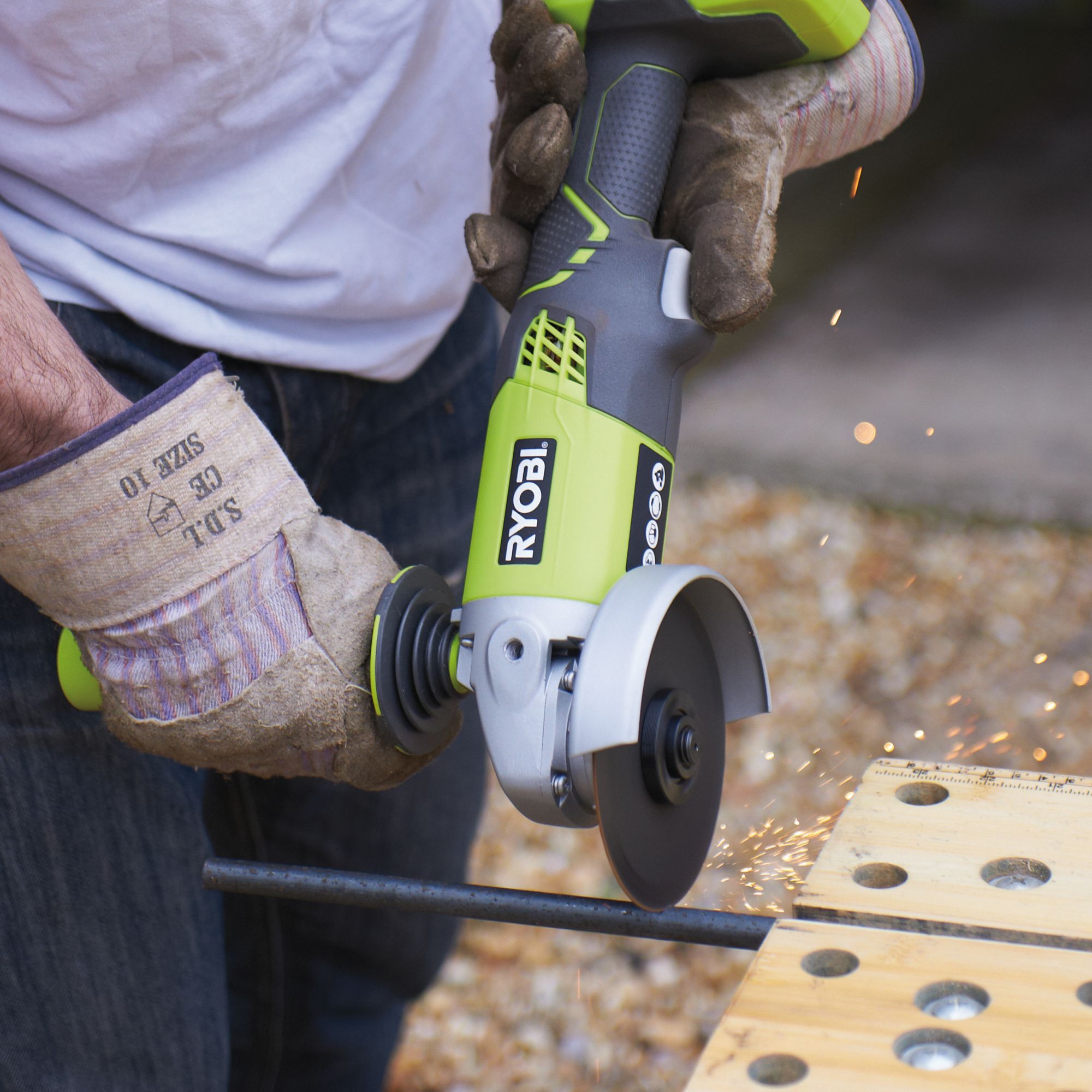Ryobi 18V Li-ion One+ Brushed Cordless Combi drill & angle grinder (2 x ...