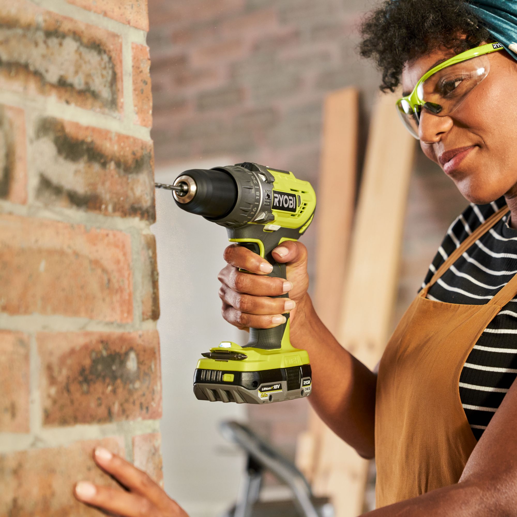 Ryobi 18V Li-ion One+ Brushed Cordless Jigsaw & circular saw (1 x 2Ah & 1 x 4Ah) RCK182L-242S & R18DD3-120S