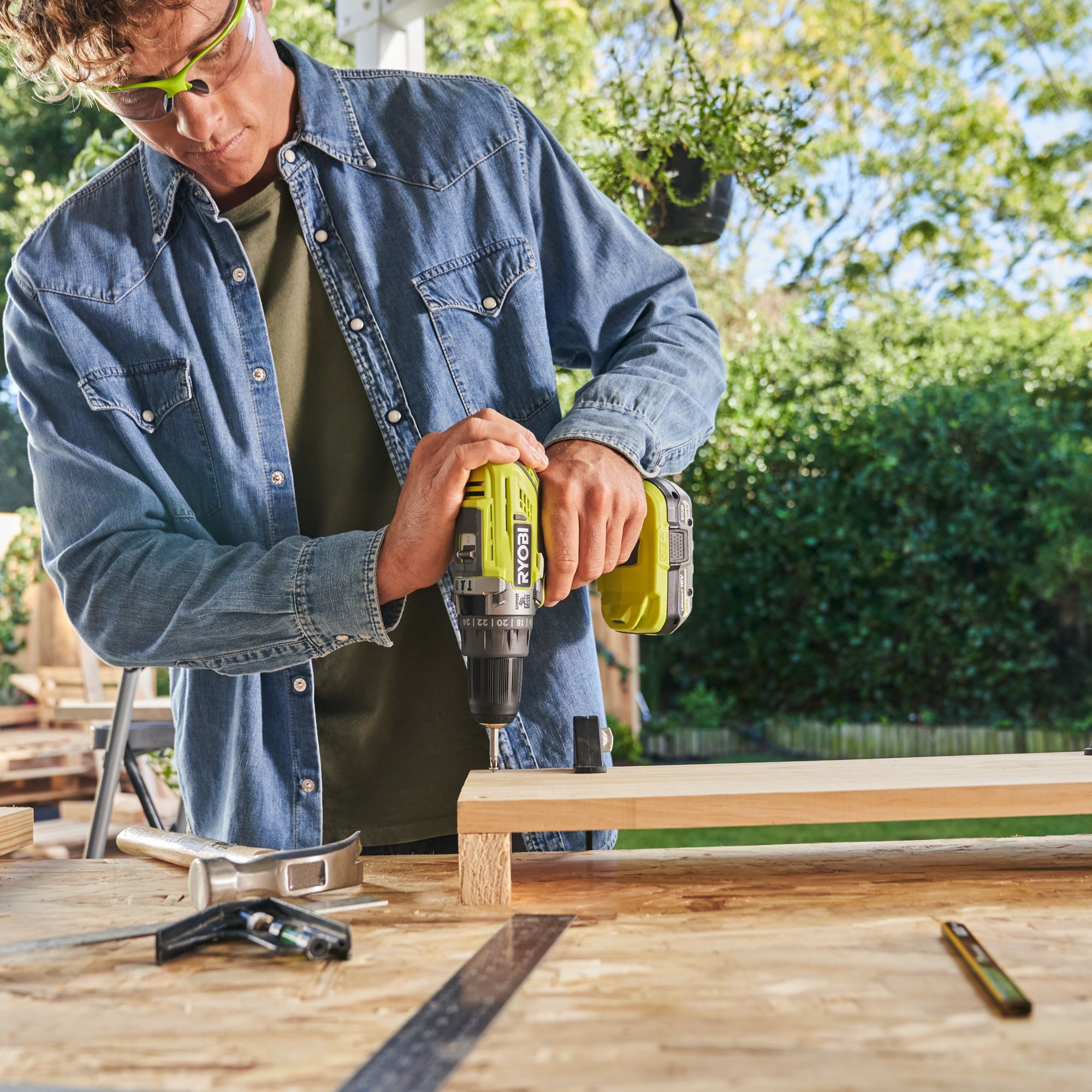 Ryobi 18V Li-ion One+ Brushed Cordless Jigsaw & circular saw (1 x 2Ah & 1 x 4Ah) RCK182L-242S & R18DD3-120S
