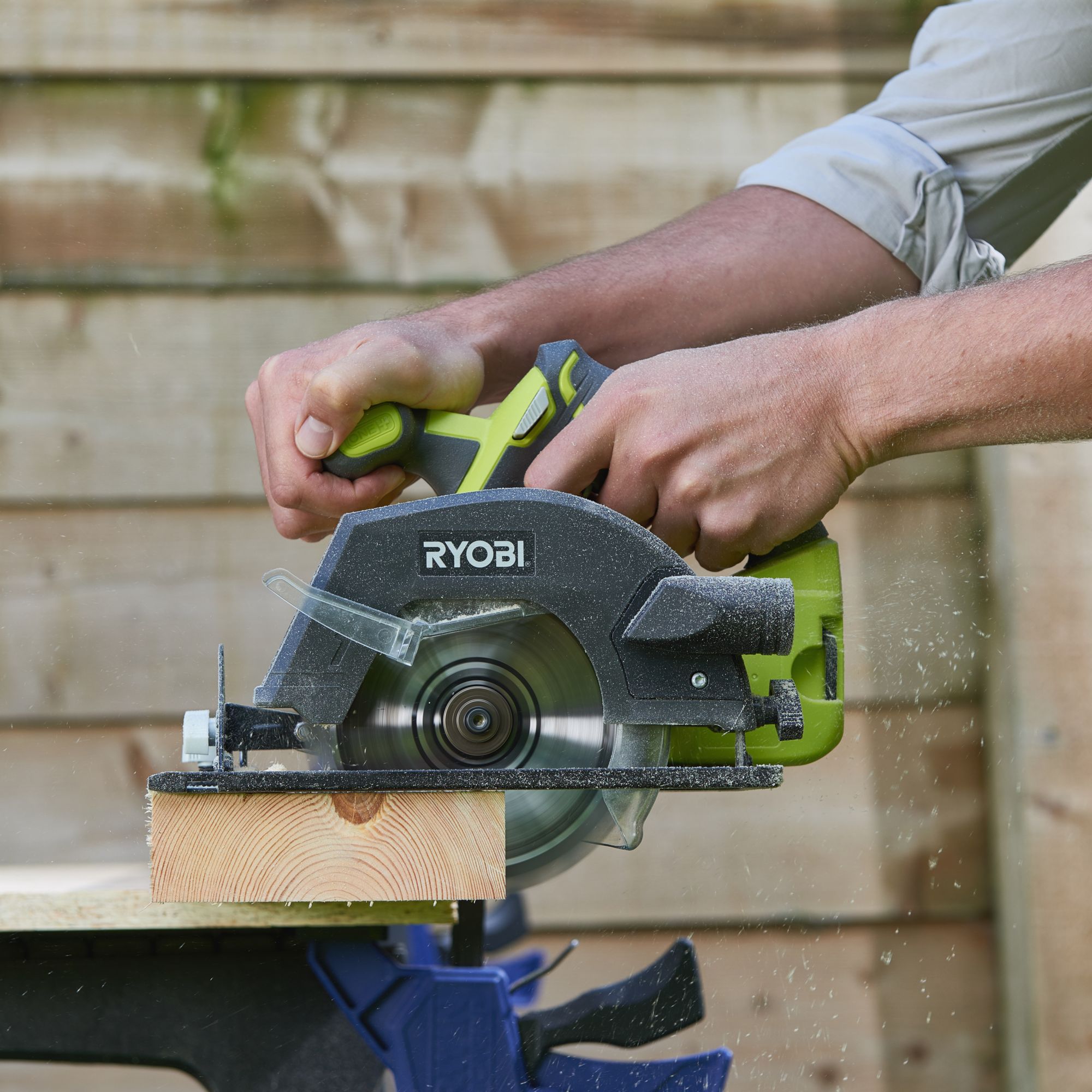 Ryobi 18V Li-ion One+ Brushed Cordless Jigsaw & circular saw (1 x 2Ah & 1 x 4Ah) RCK182L-242S & R18DD3-120S