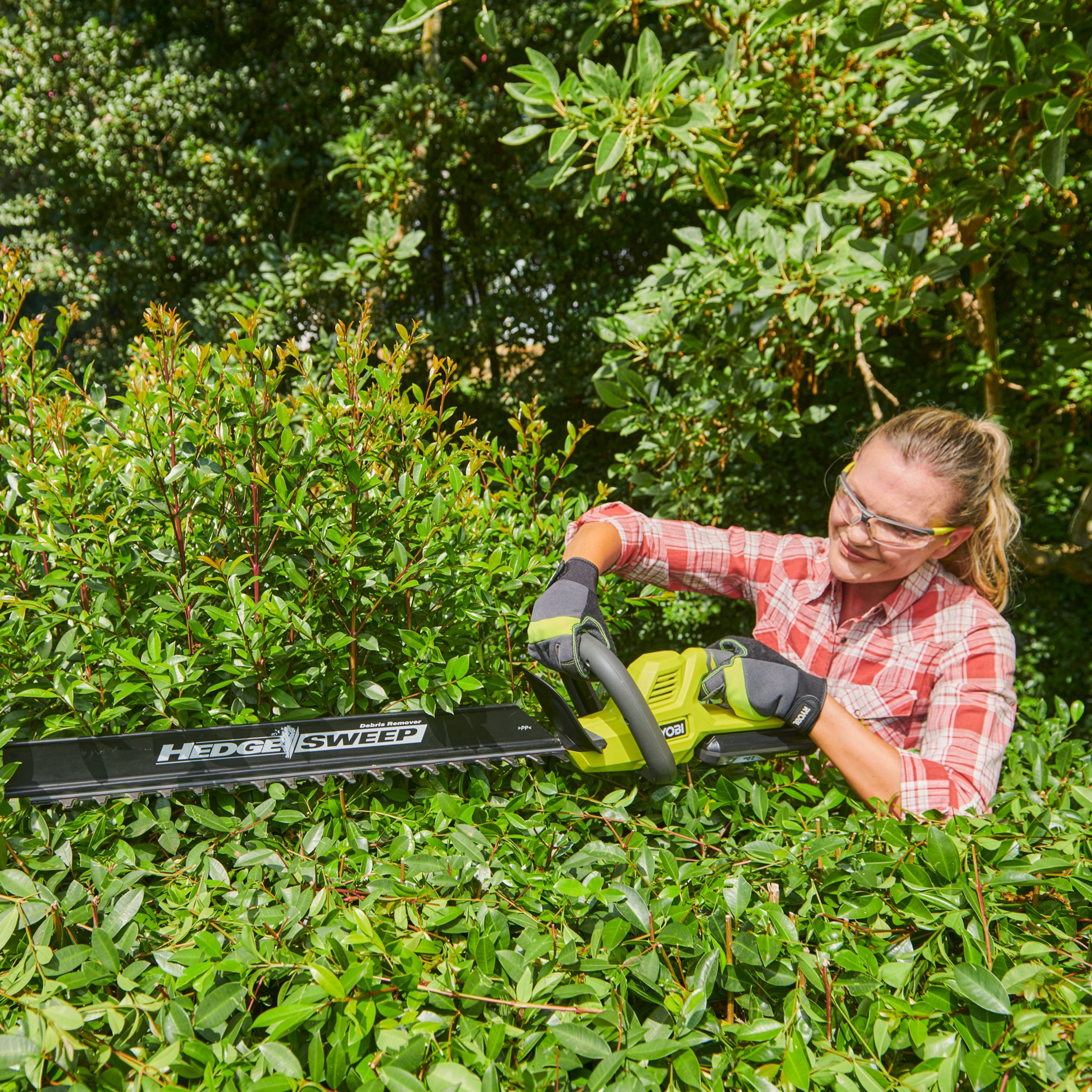 Ryobi Max power 36V Cordless 600mm Hedge trimmer (Bare Tool) - RY36HT60A-0