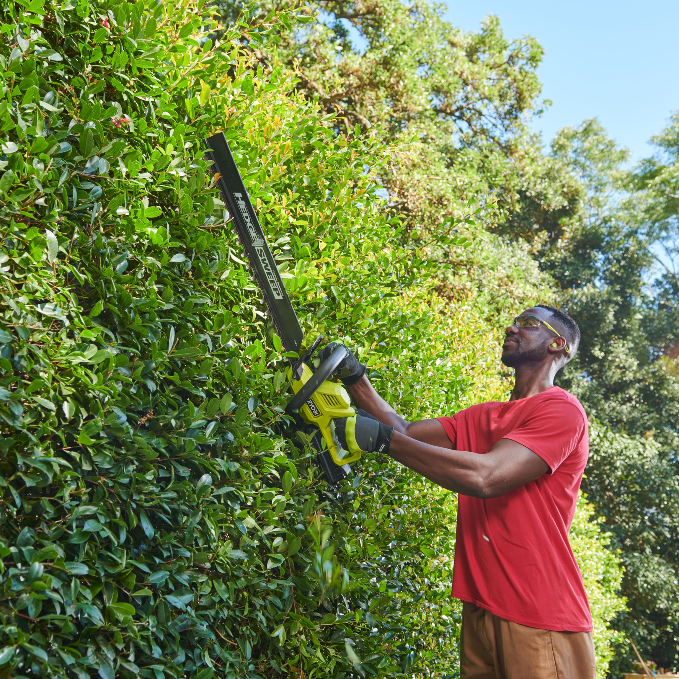 Ryobi Max power 36V Cordless 600mm Hedge trimmer (Bare Tool) - RY36HT60A-0
