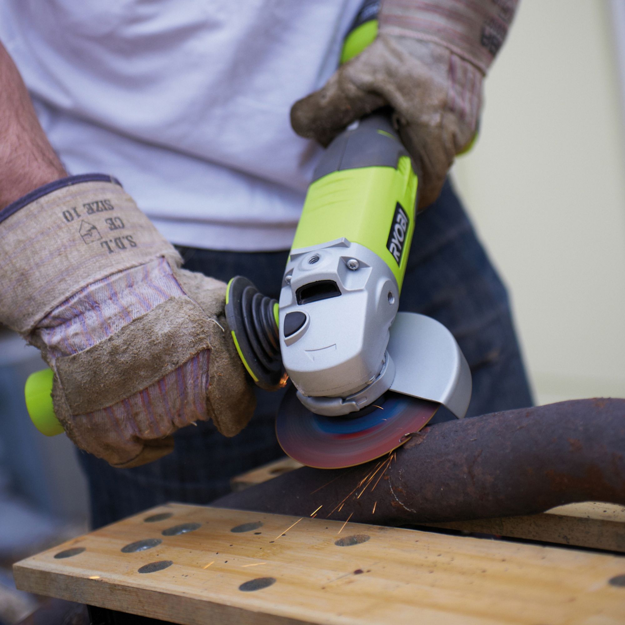 Ryobi ONE+ 18V 1 x 3Ah 115mm Cordless Angle grinder R18AG-130S
