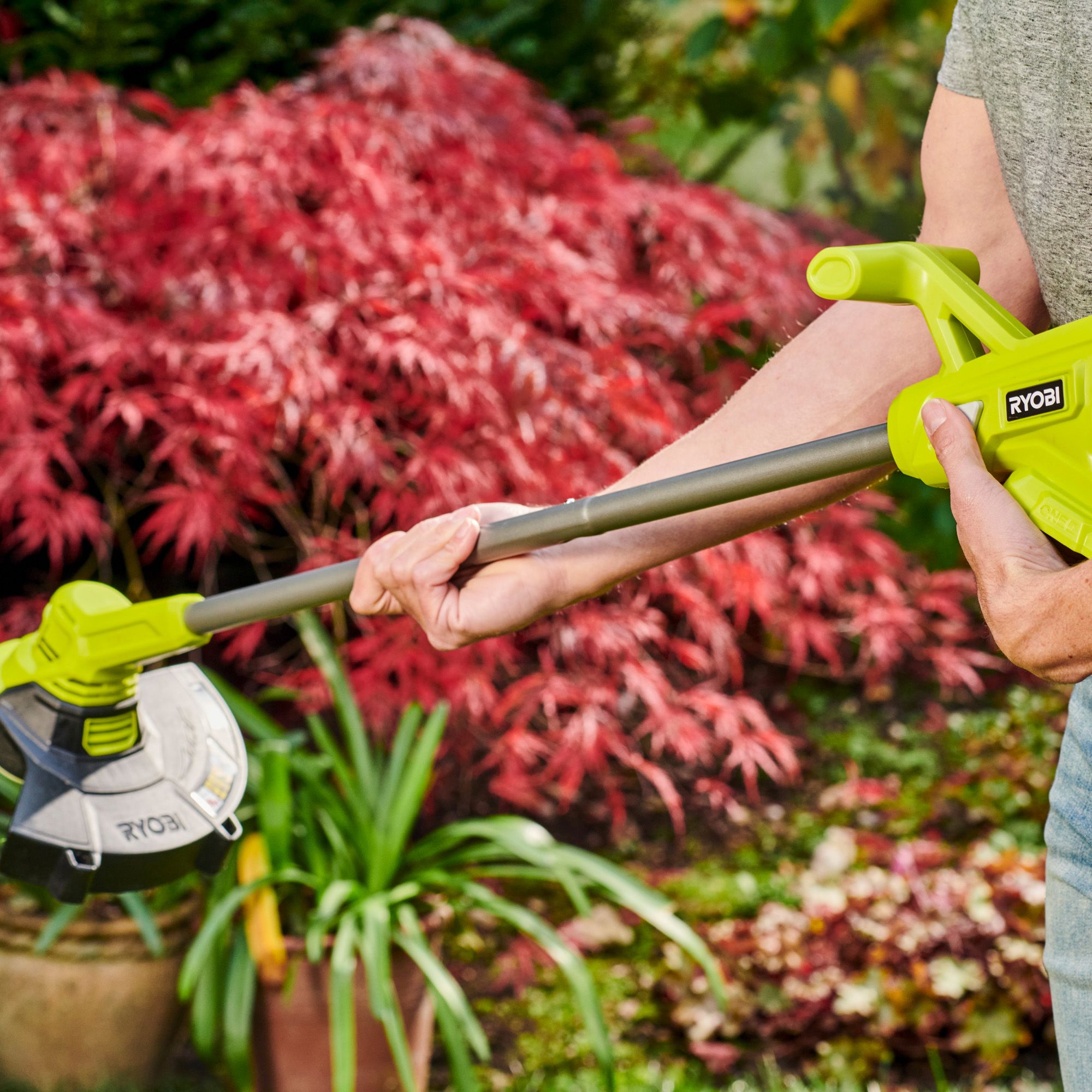 Ryobi ONE+ 18V 230mm Cordless Grass trimmer (1 x 2Ah) - RY18LT23A-120