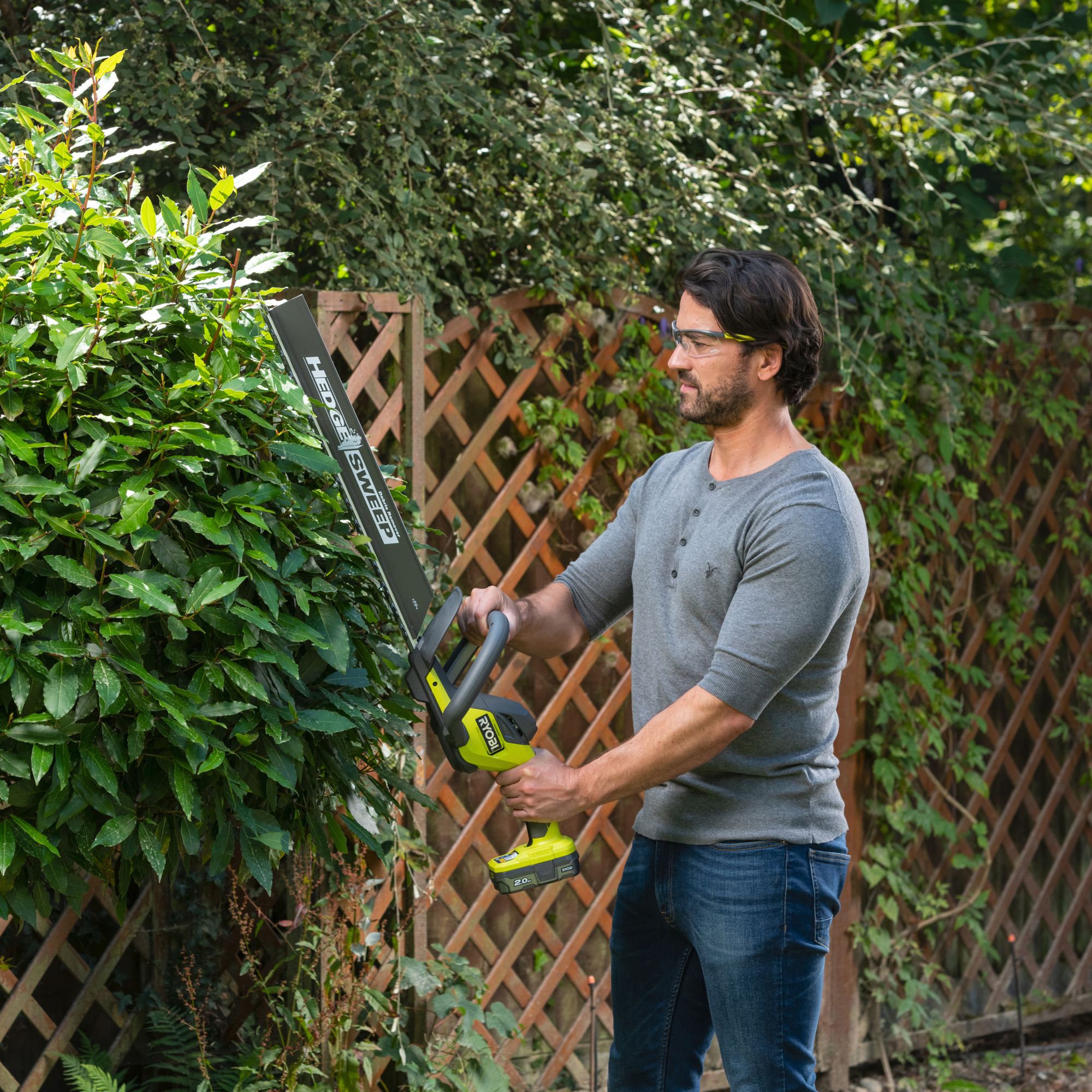 Ryobi cordless hedge on sale trimmer 18v