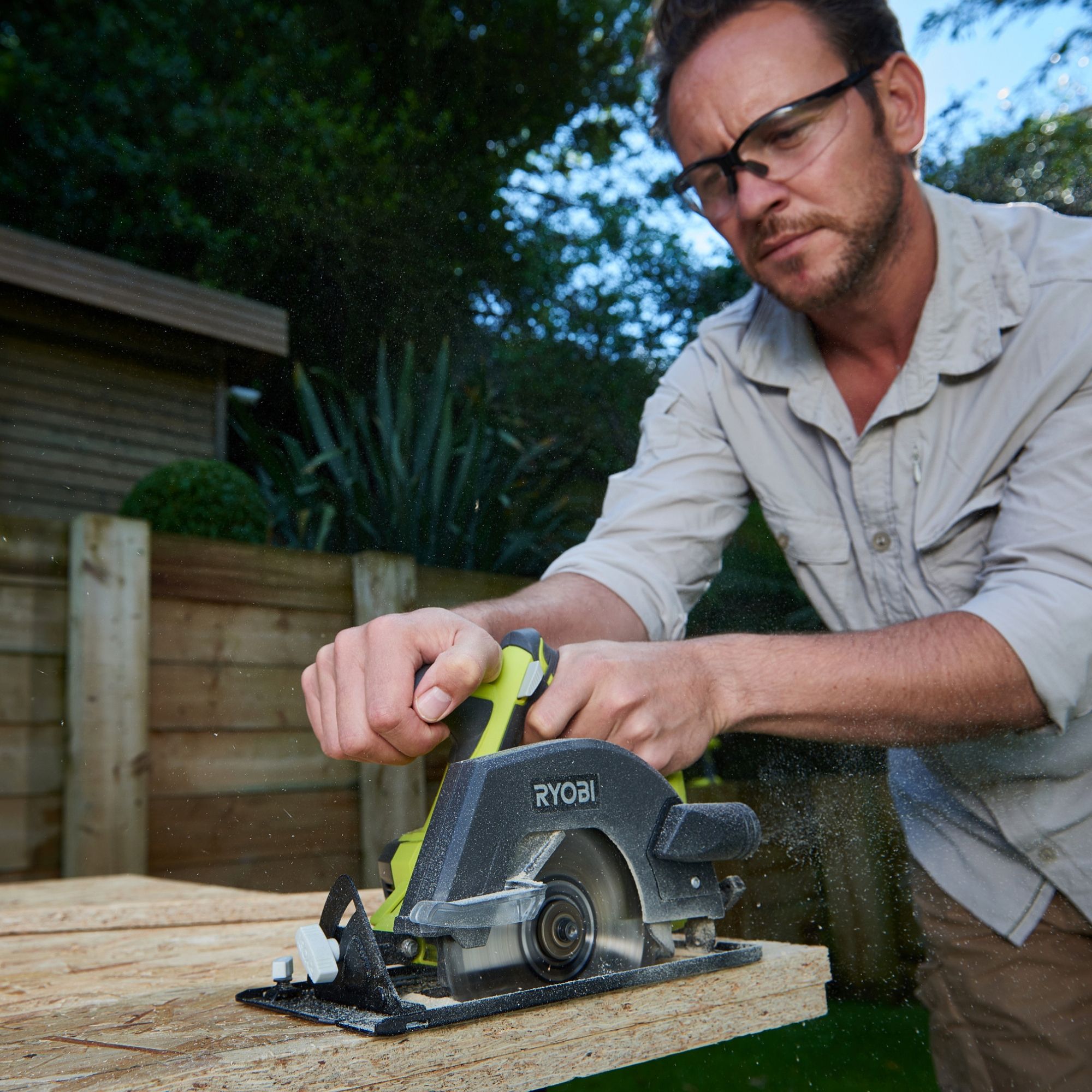 Ryobi ONE+ 18V Li-ion 150mm Cordless Circular saw (1 x 2Ah) - R18CSP-120S