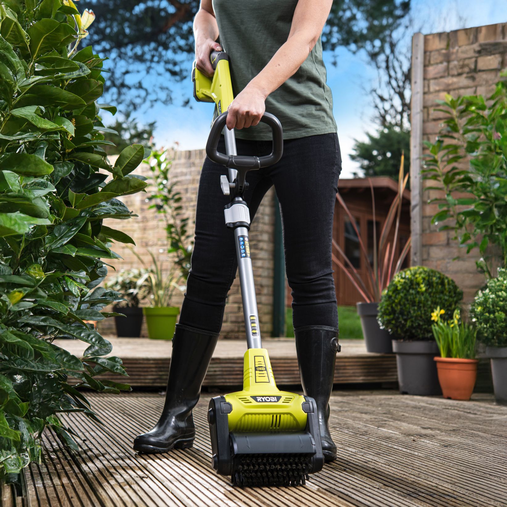 Ryobi battery powered vacuum cleaner top