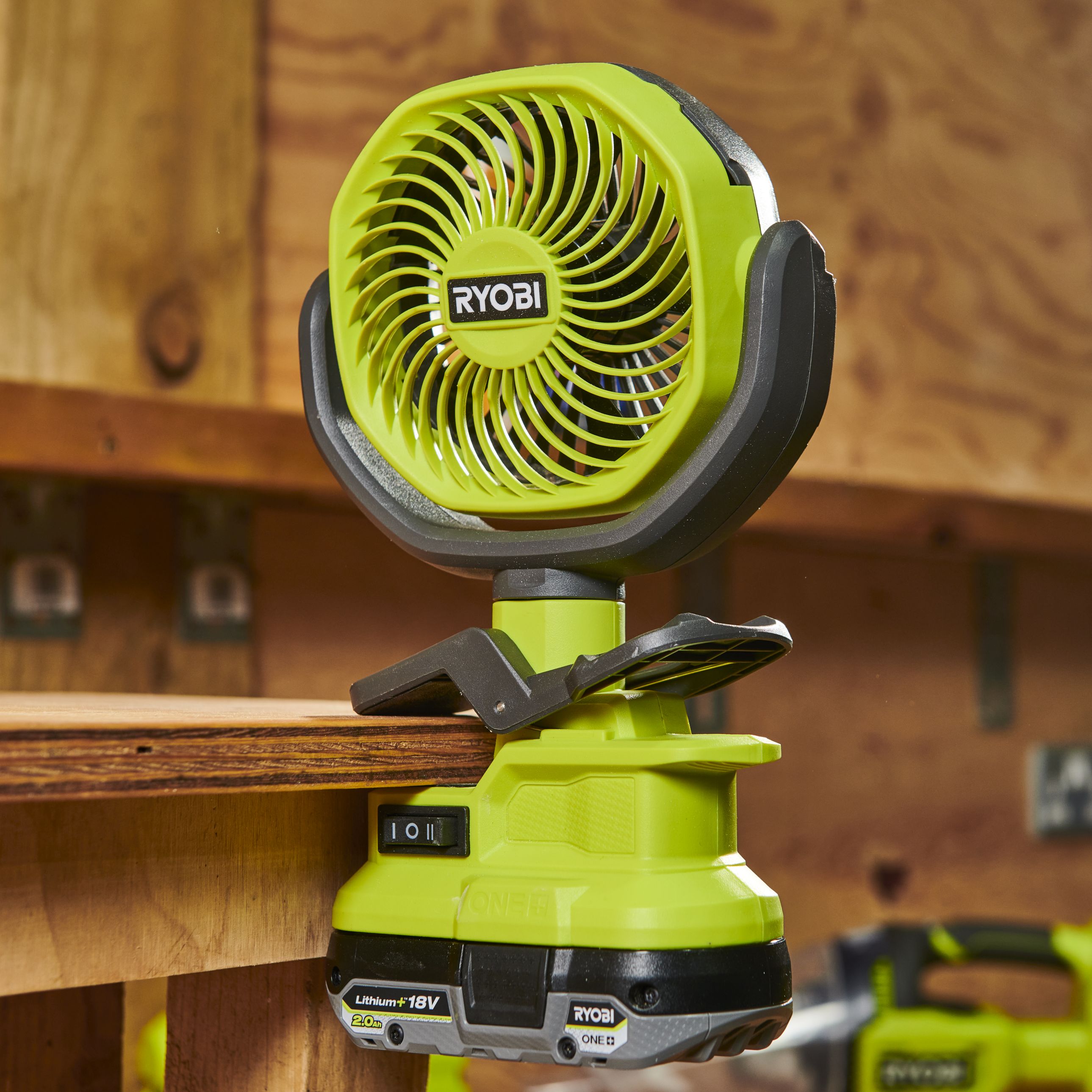 Ryobi RCF18-0 Desk fan