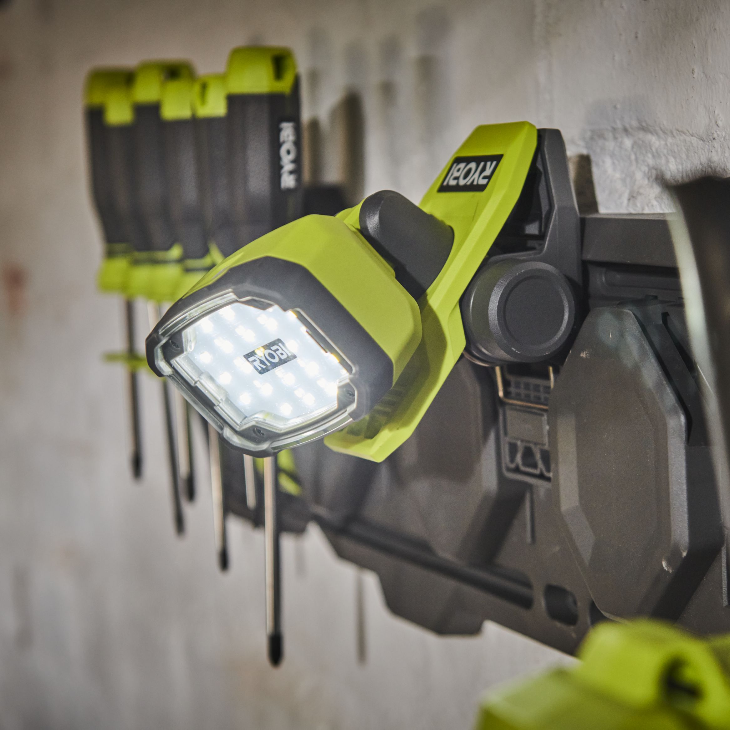 Cordless LED Work Light For RYOBI 40V Max Lithium-Ion Batteries (Tool Only)