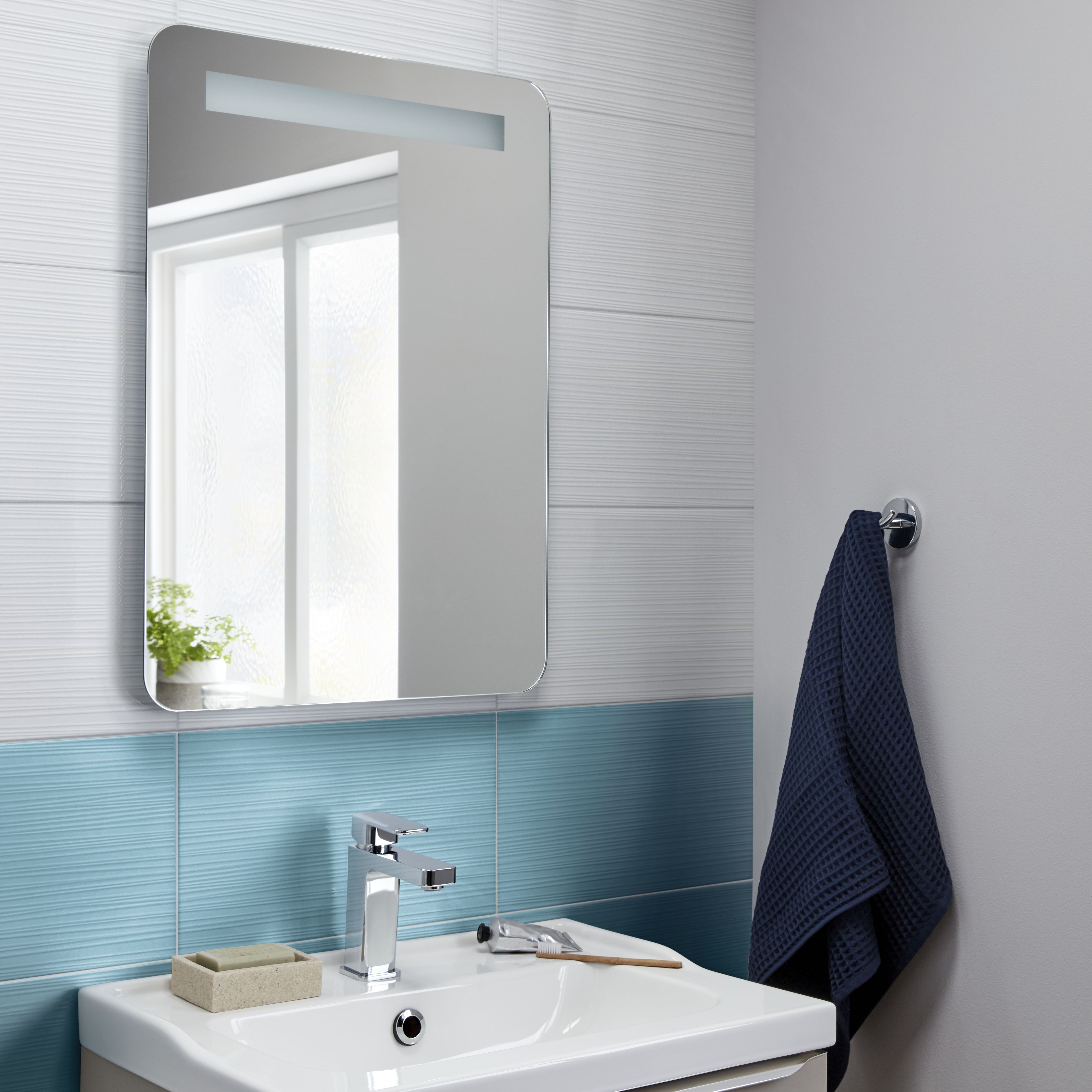 Salerna White Gloss Flat Ceramic Indoor Wall tile - 6