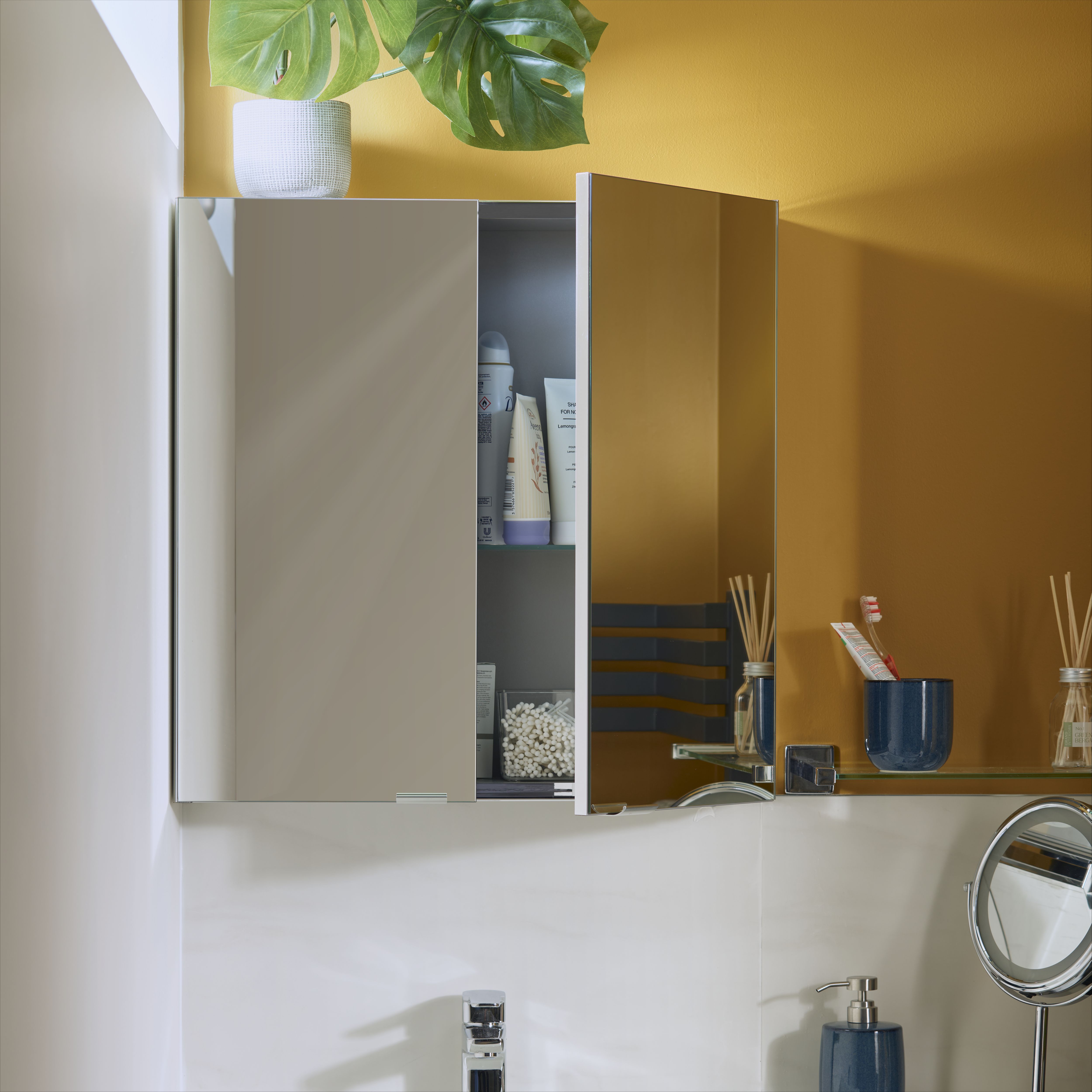 Sensio Fleur Chrome effect Round Freestanding Bathroom WC Illuminated Bathroom mirror H 37.5cm W