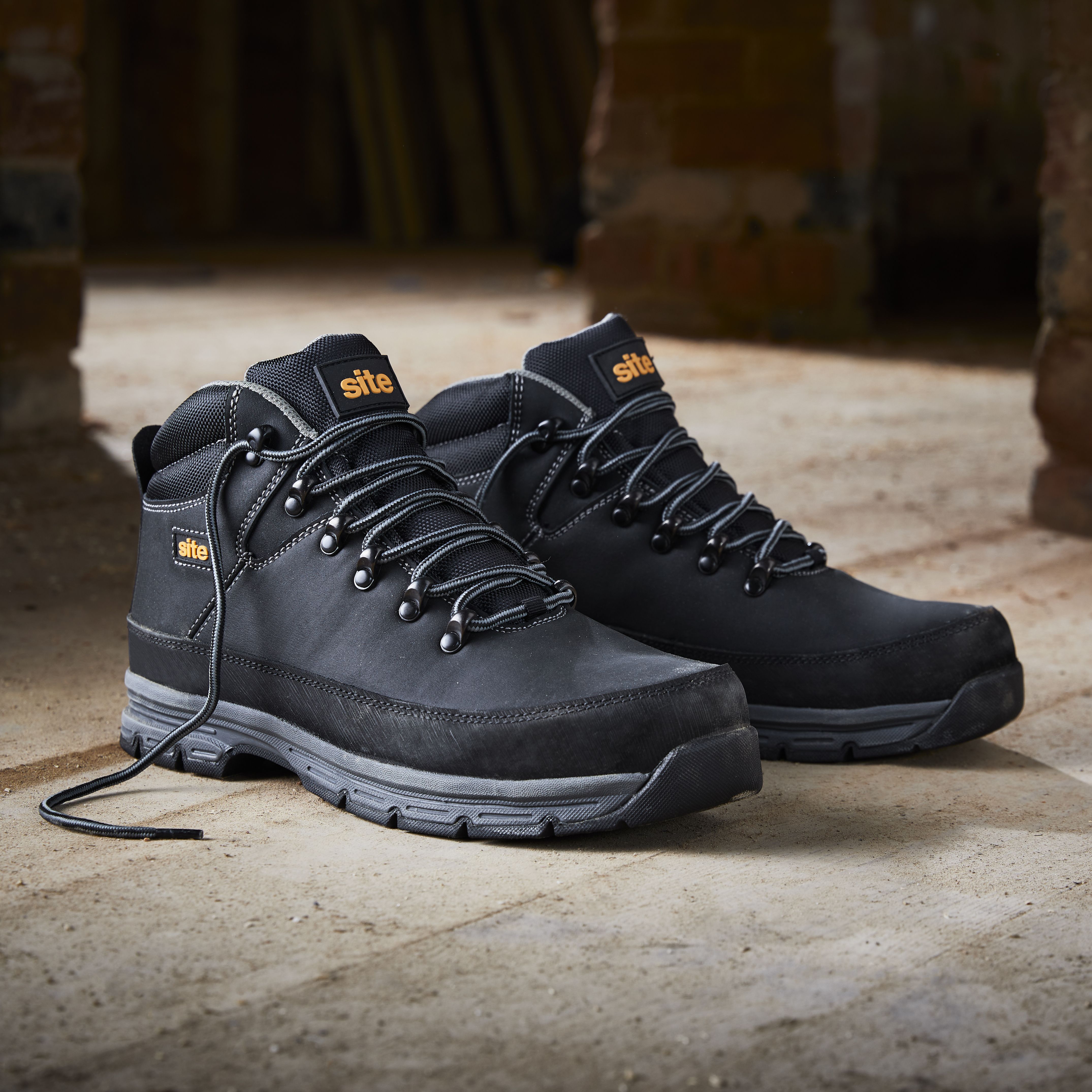 Site Bronzite Unisex Black & charcoal grey Safety boots, Size 12