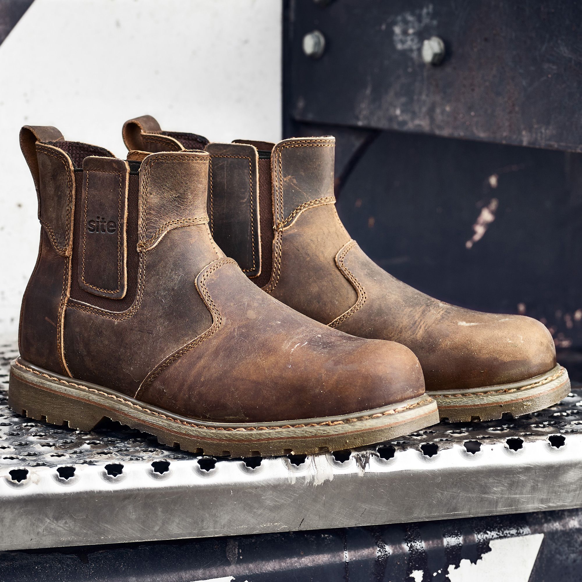 Site Mudguard Brown Dealer boots, Size 10
