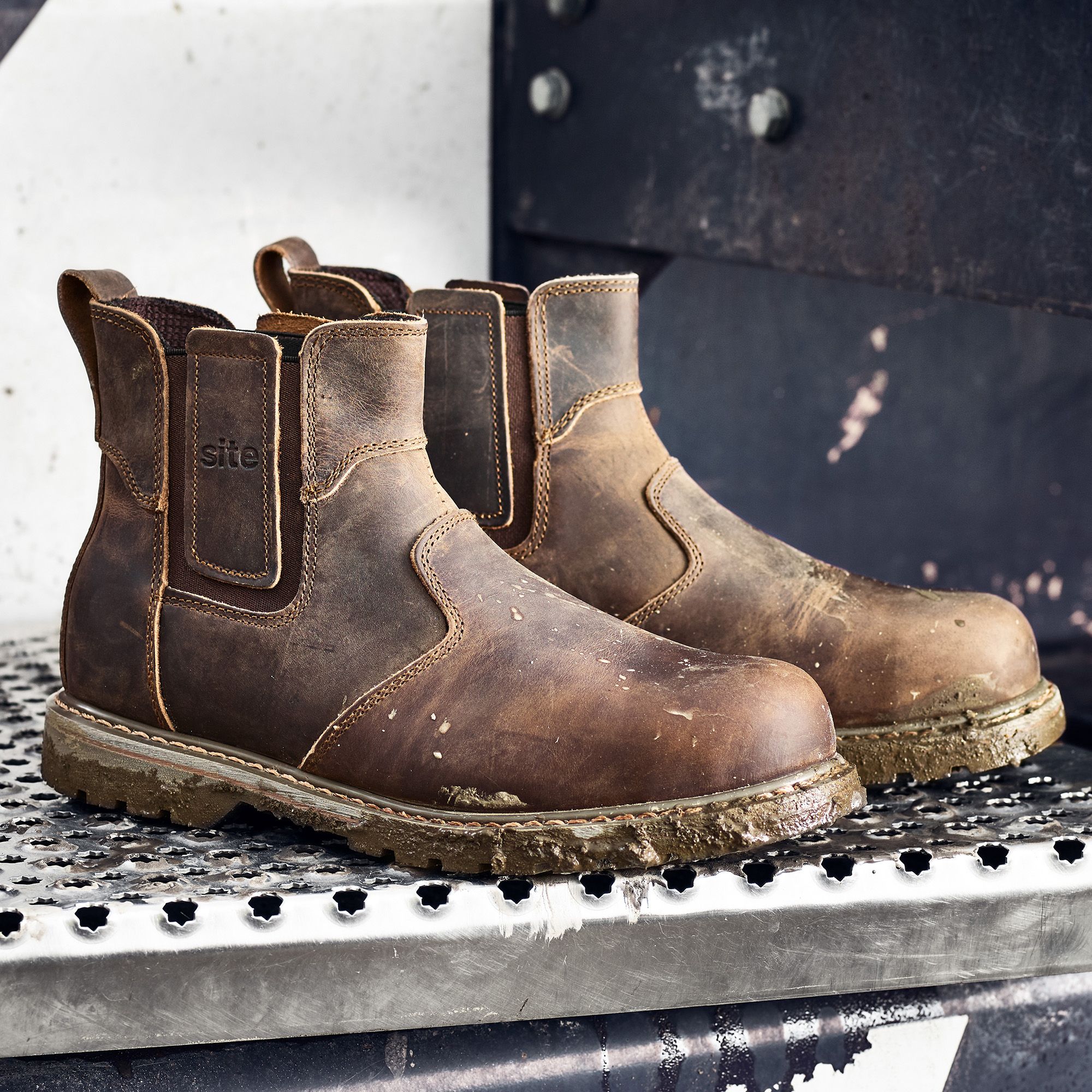 Site Mudguard Brown Dealer boots, Size 8
