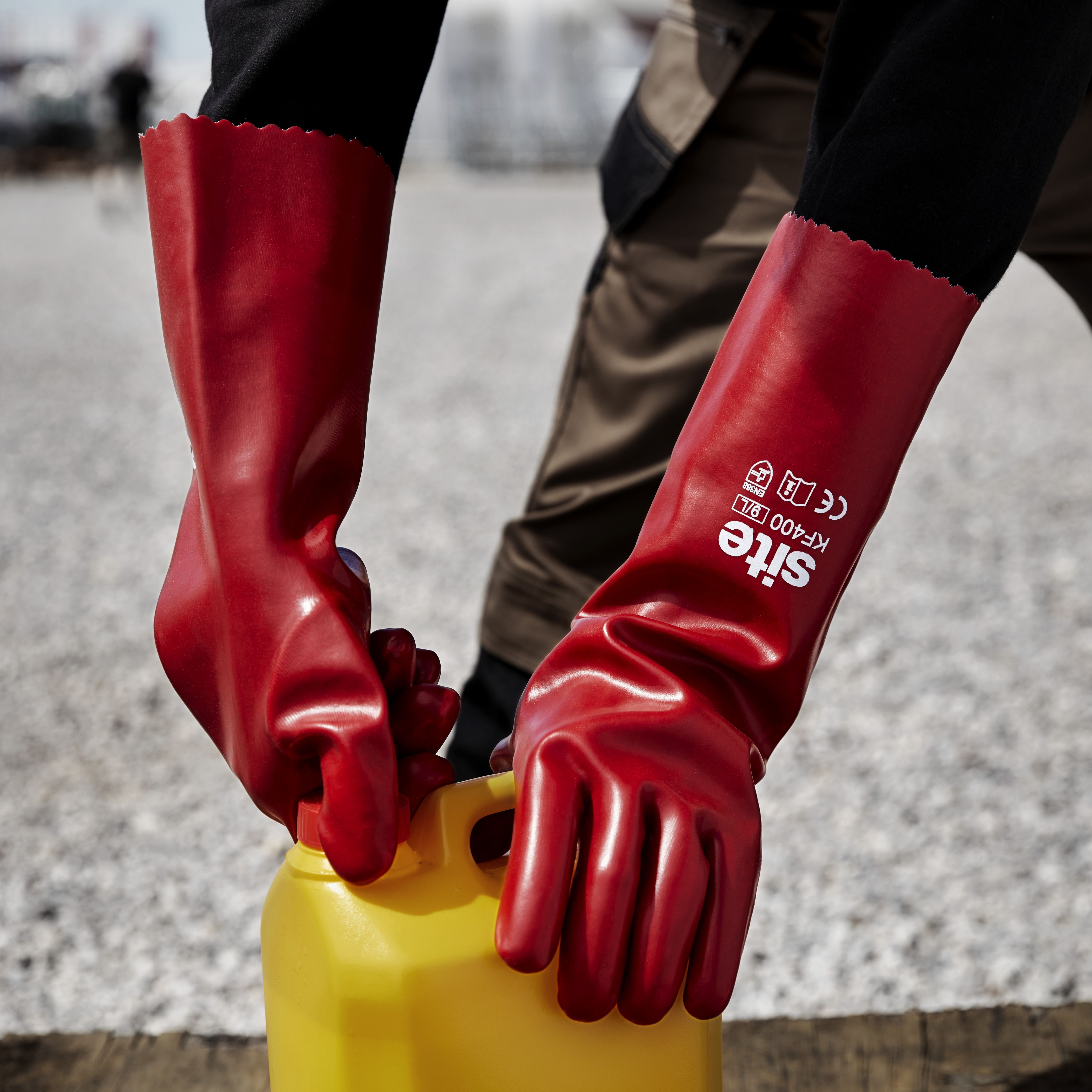 Site Red PVC Gauntlets Large