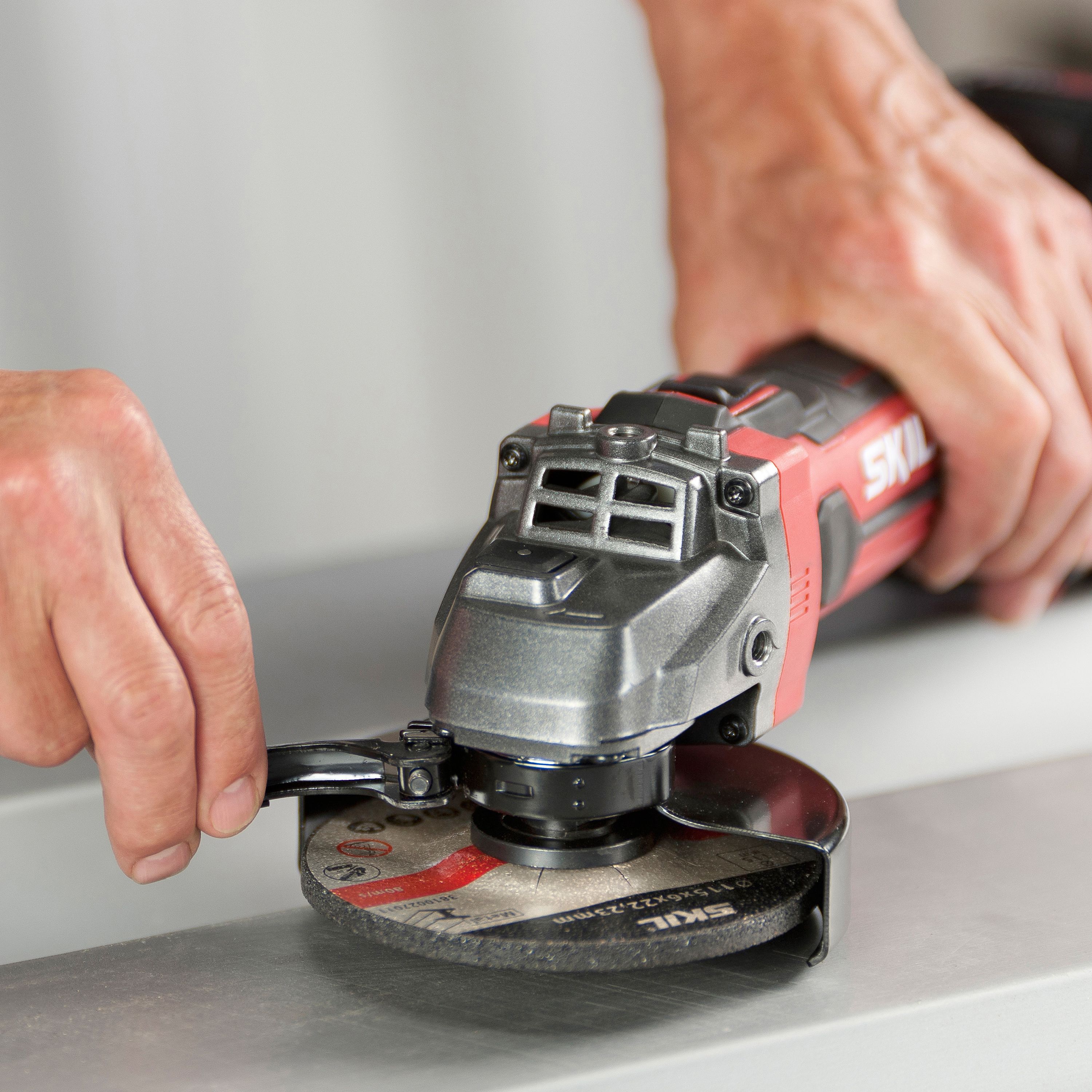 Skil 20V 115mm Cordless Angle grinder (Bare Tool) - AG1E3910CA - Bare