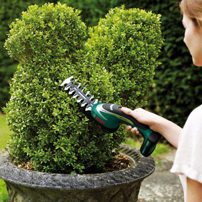 SKIP20A BOSCH ASB 10.8LI HEDGE SHEAR TRI