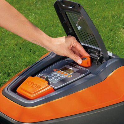 SKIP20A FLYMO 1200R ROBOTIC LAWNMOWER