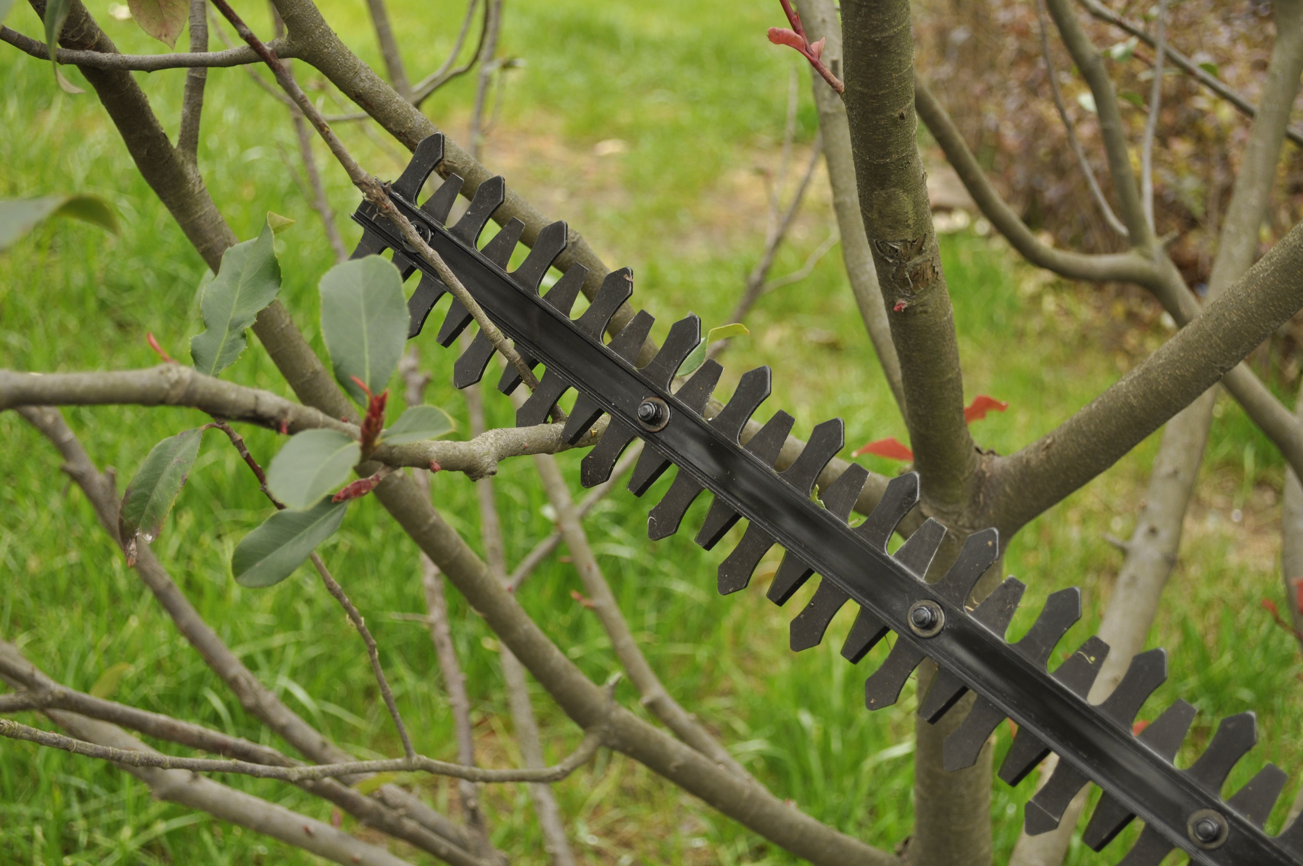 SKIP20A OPP 26CC 70CM HEDGE TRIMMER