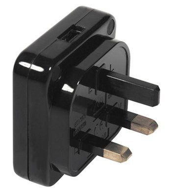 SKIP20A USB PLUG BLACK | DIY at B&Q