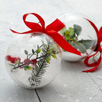 SKIP20D NATURE BAUBLE WITH RIBBON RED