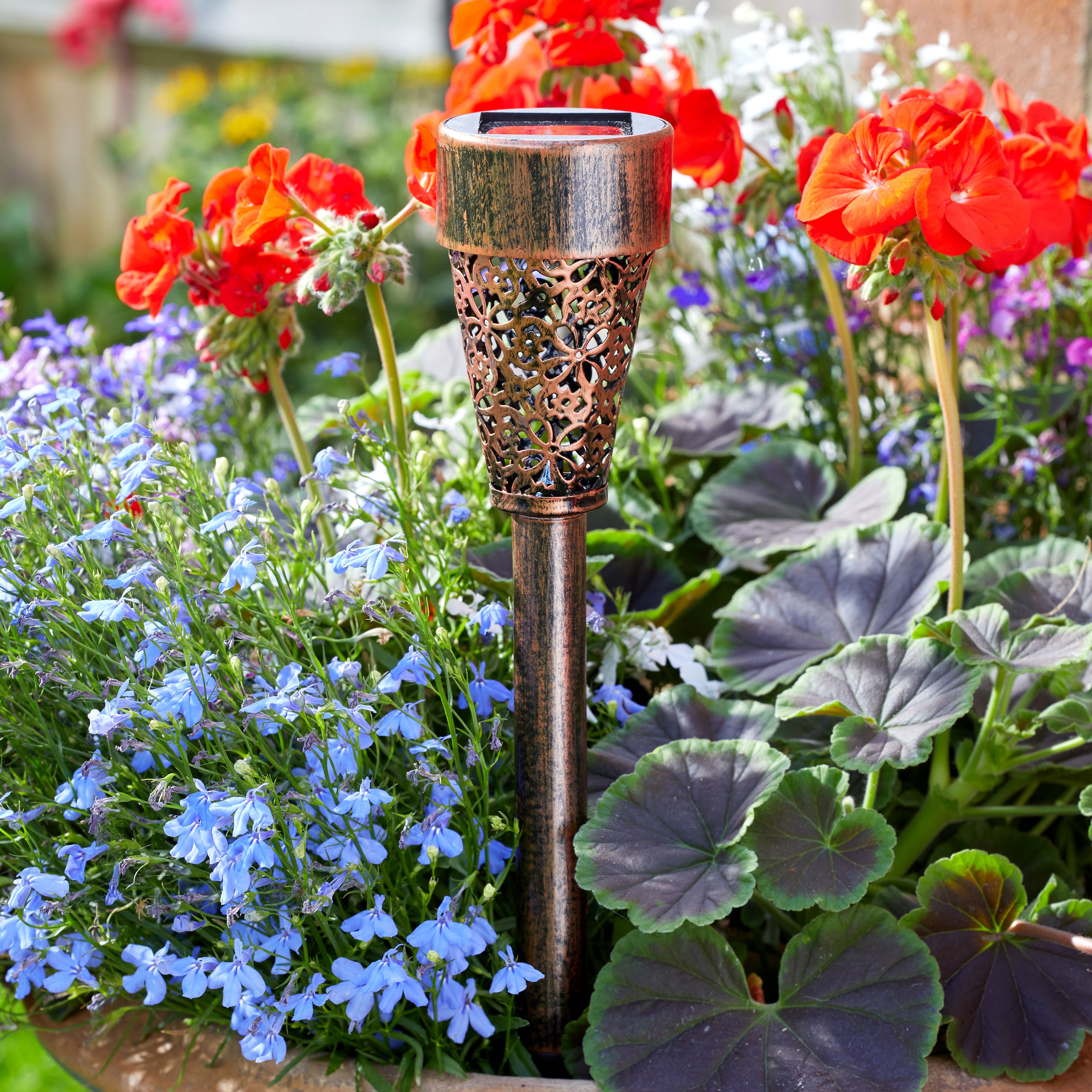 Smart Garden Damasque bronze effect Fretwork Solar-powered LED Outdoor Stake light