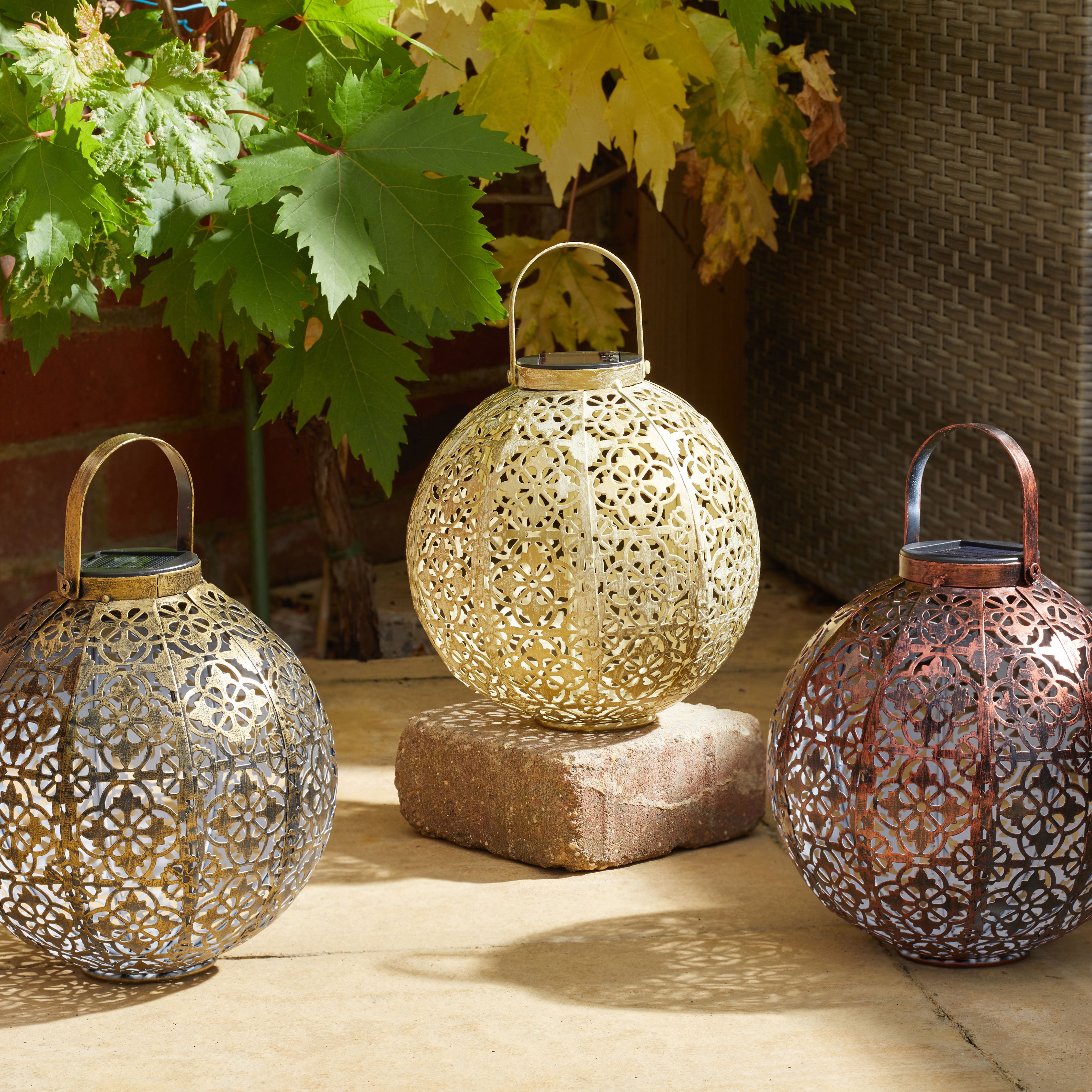 Smart Garden Damasquette Metal Bronze effect Solar-powered Outdoor LED Lantern