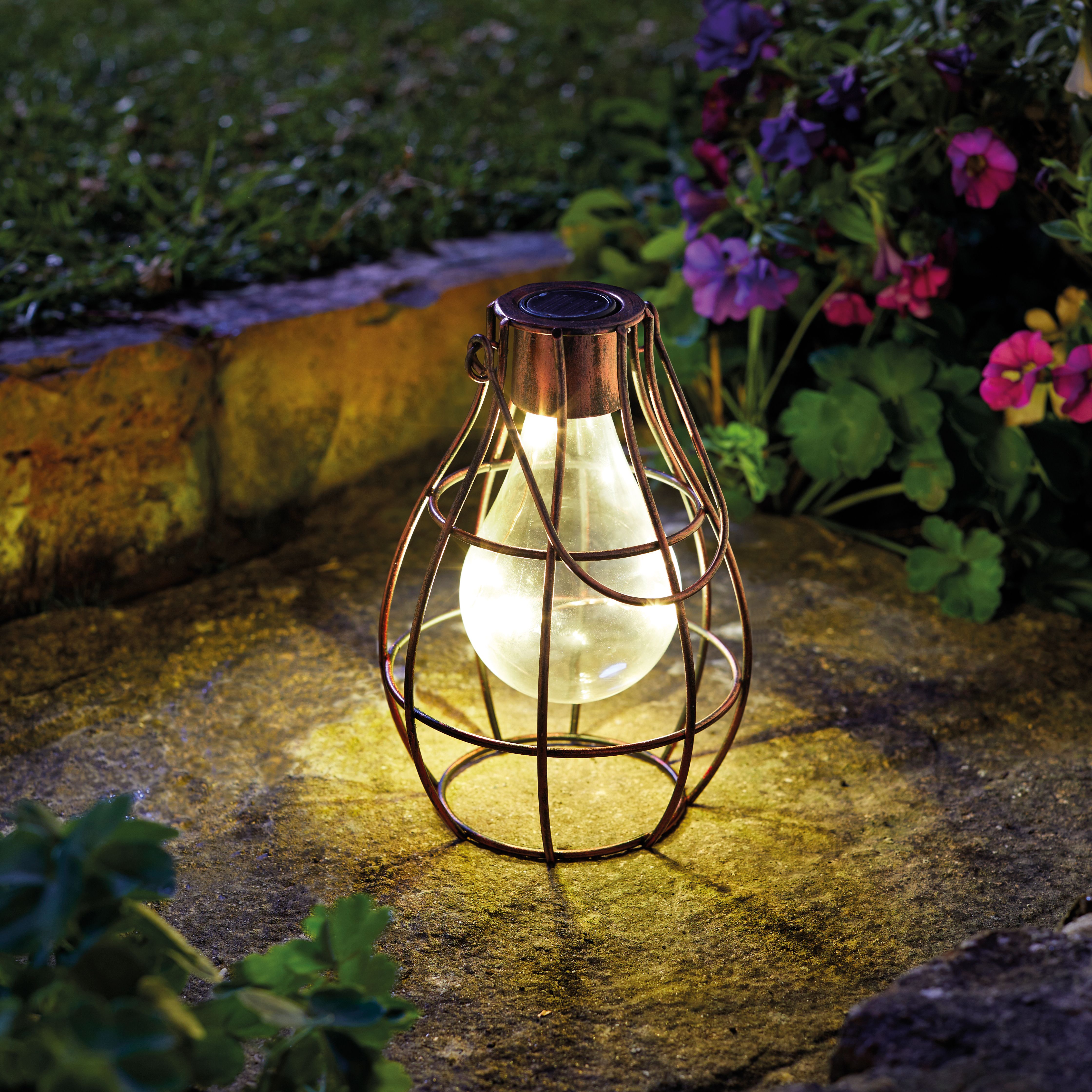 Smart Garden Eureka Metal & plastic Bronze effect Solar-powered Outdoor LED Small Lantern