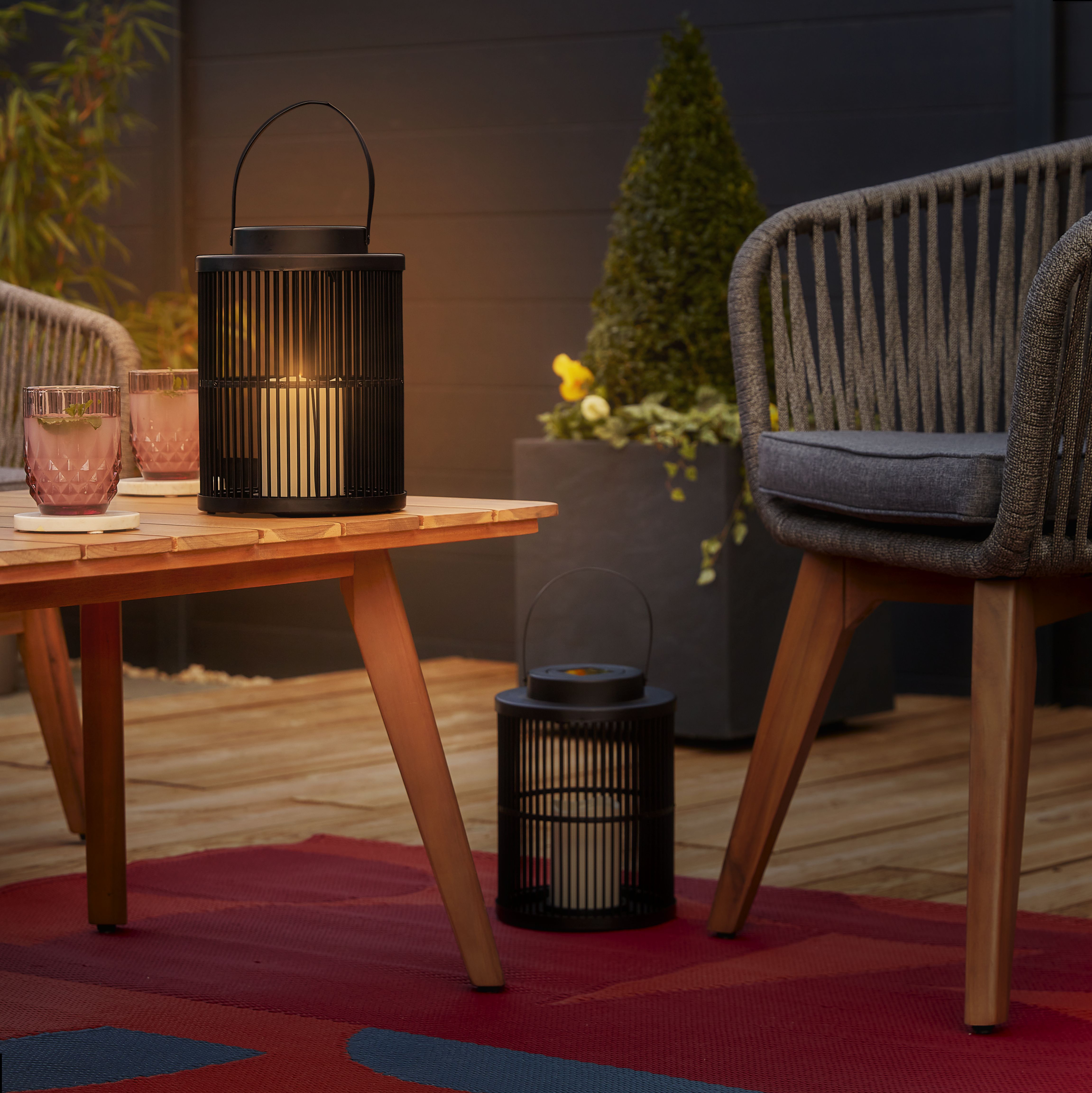 Smart Garden Urbane Black Plastic Solar-powered Outdoor LED Small Lantern