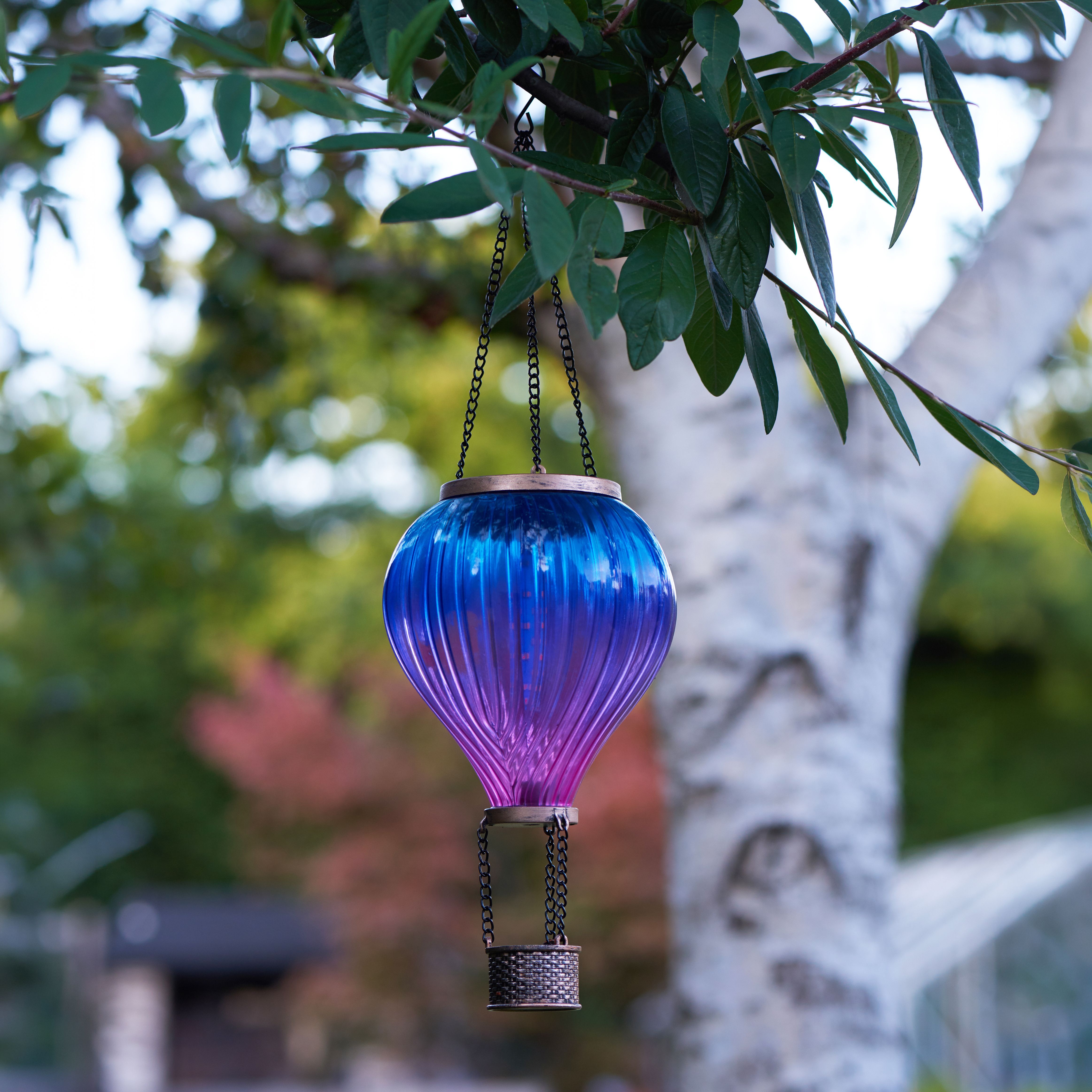 Smart Solar Twilight Metal & plastic Solar-powered Outdoor Integrated LED Medium Balloon Hanging lantern
