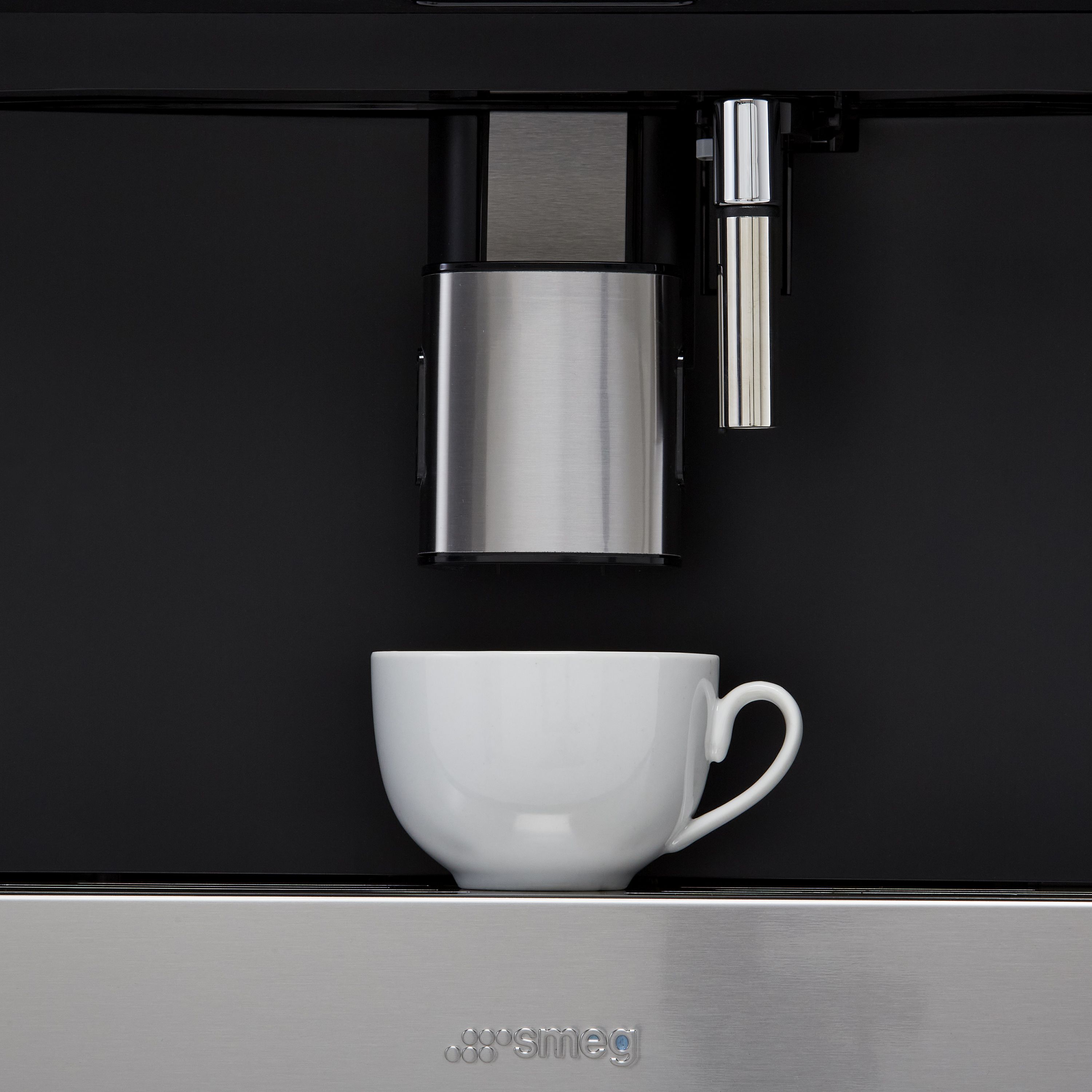 Smeg Classic  CMS4303X Built-in Bean to cup Coffee machine