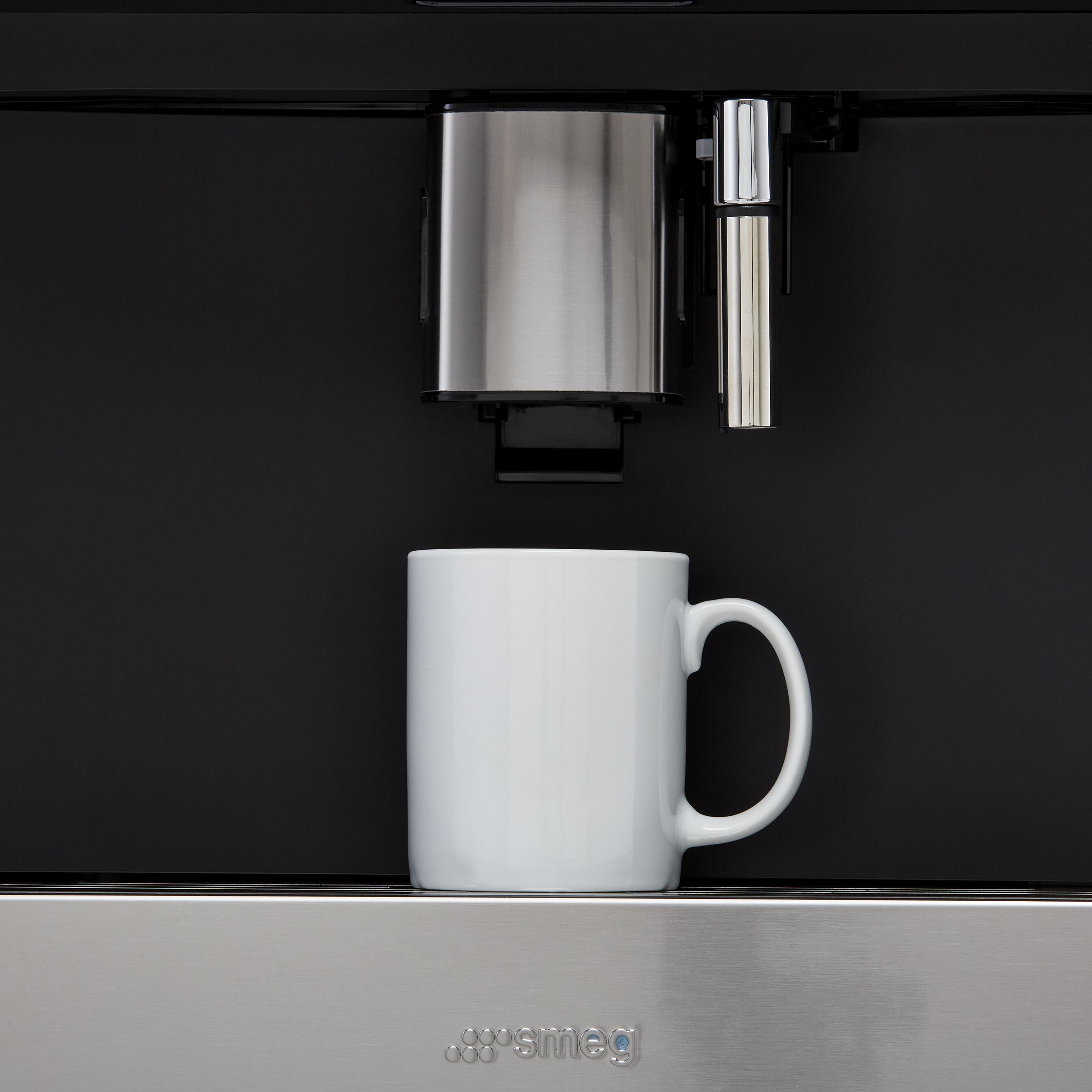 Smeg Classic  CMS4303X Built-in Bean to cup Coffee machine