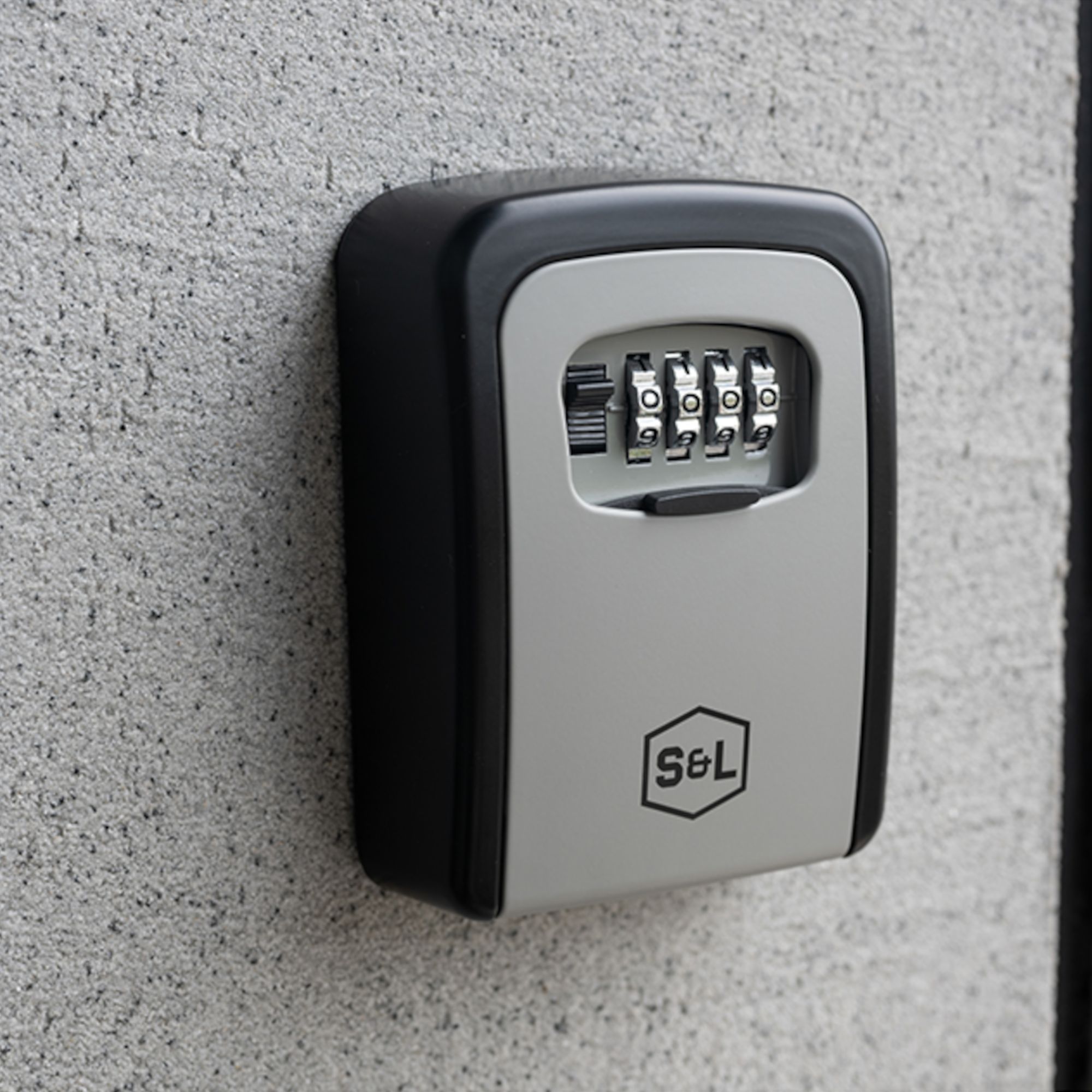 Smith & Locke 4 digit Wall-mounted Internal & external Combination Key safe
