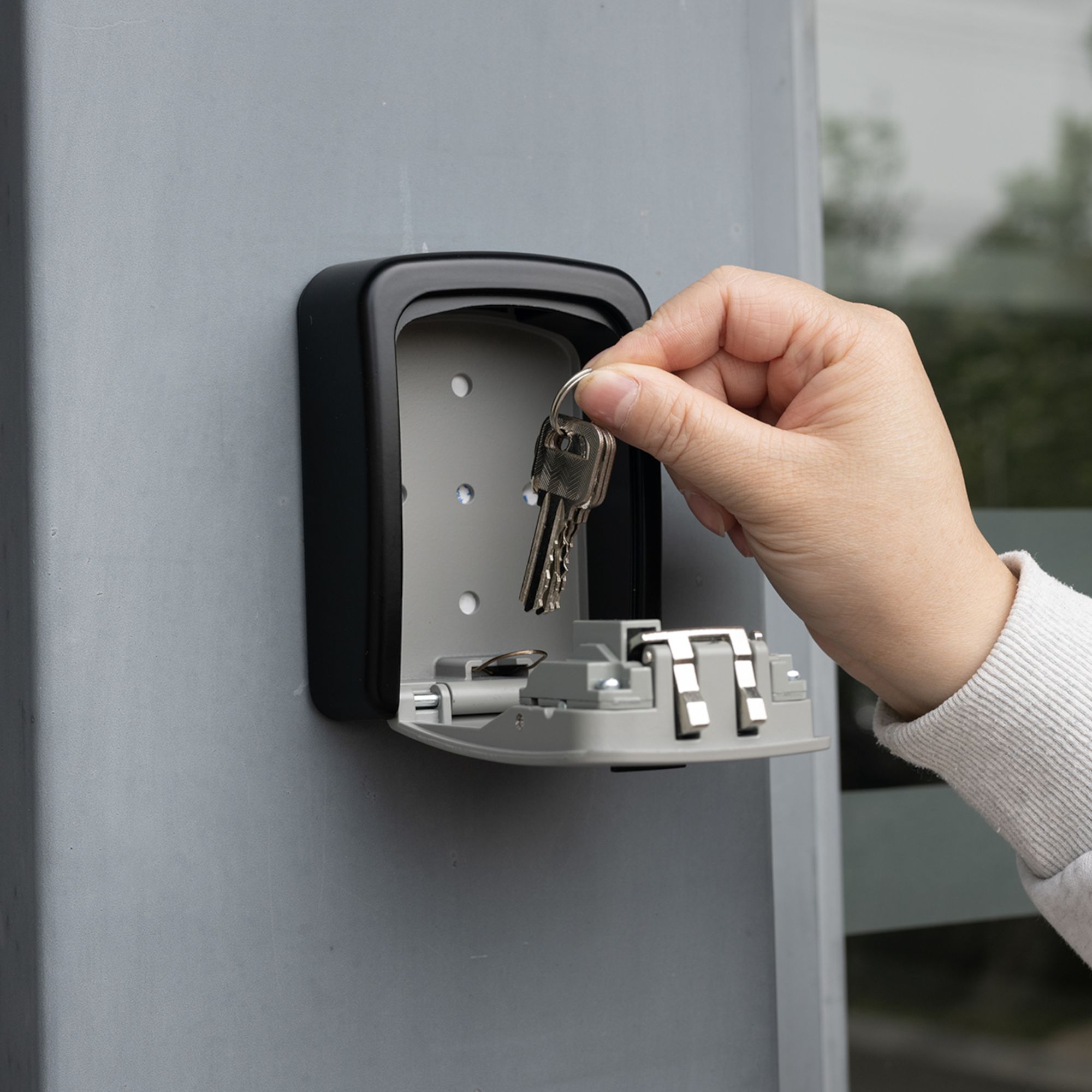 Smith & Locke 4 digit Wall-mounted Internal & external Combination Key safe
