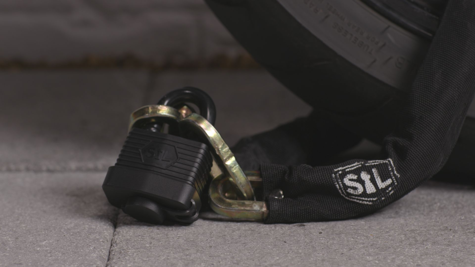 Smith & Locke Cobra Laminated Steel Black Open shackle Padlock (W)55mm
