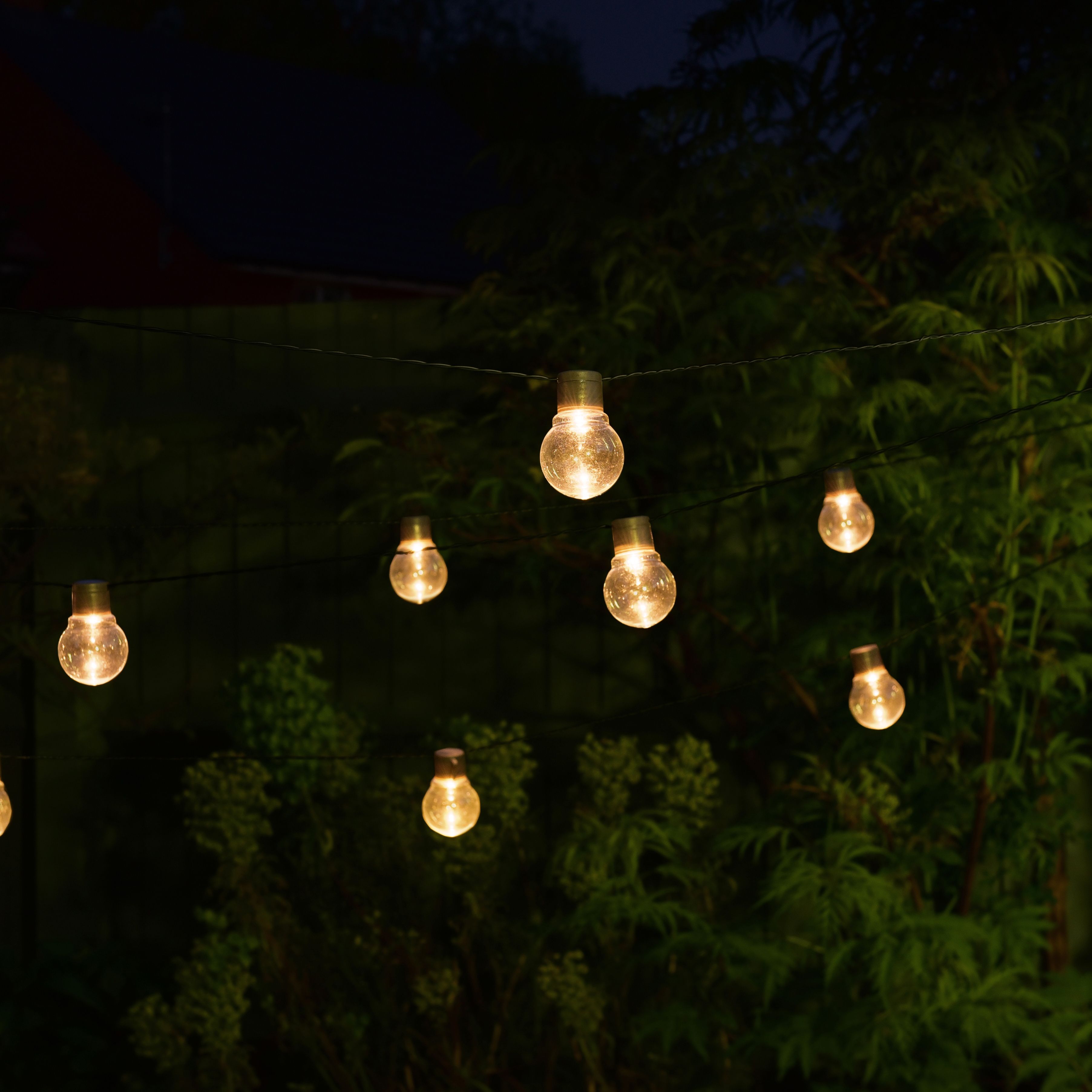 Solar-powered Warm white 20 LED Outdoor Festoon lights