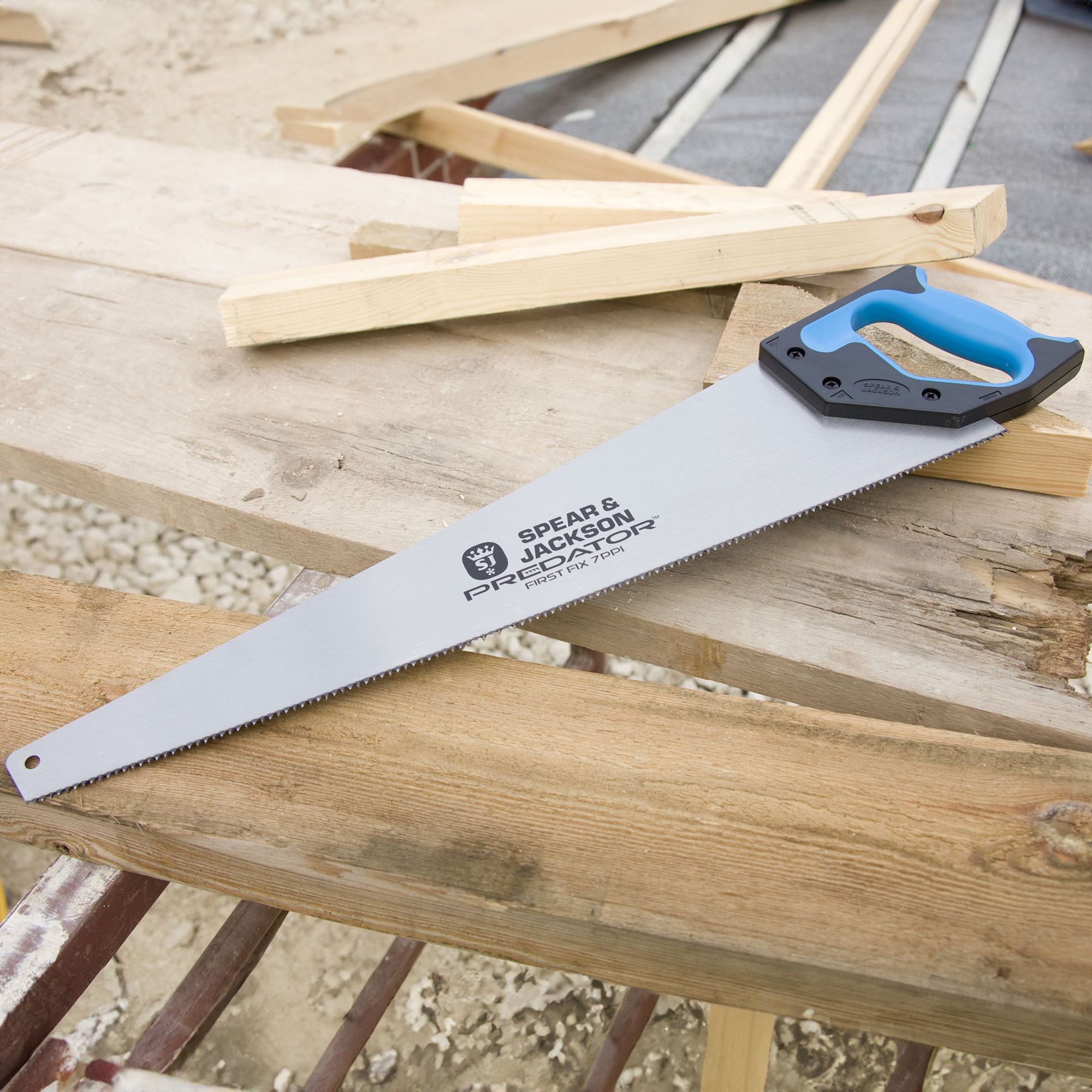 Spear & Jackson Predator 558.8mm Accurate Ergonomic bi-material comfort grip Wood saw, 7 TPI